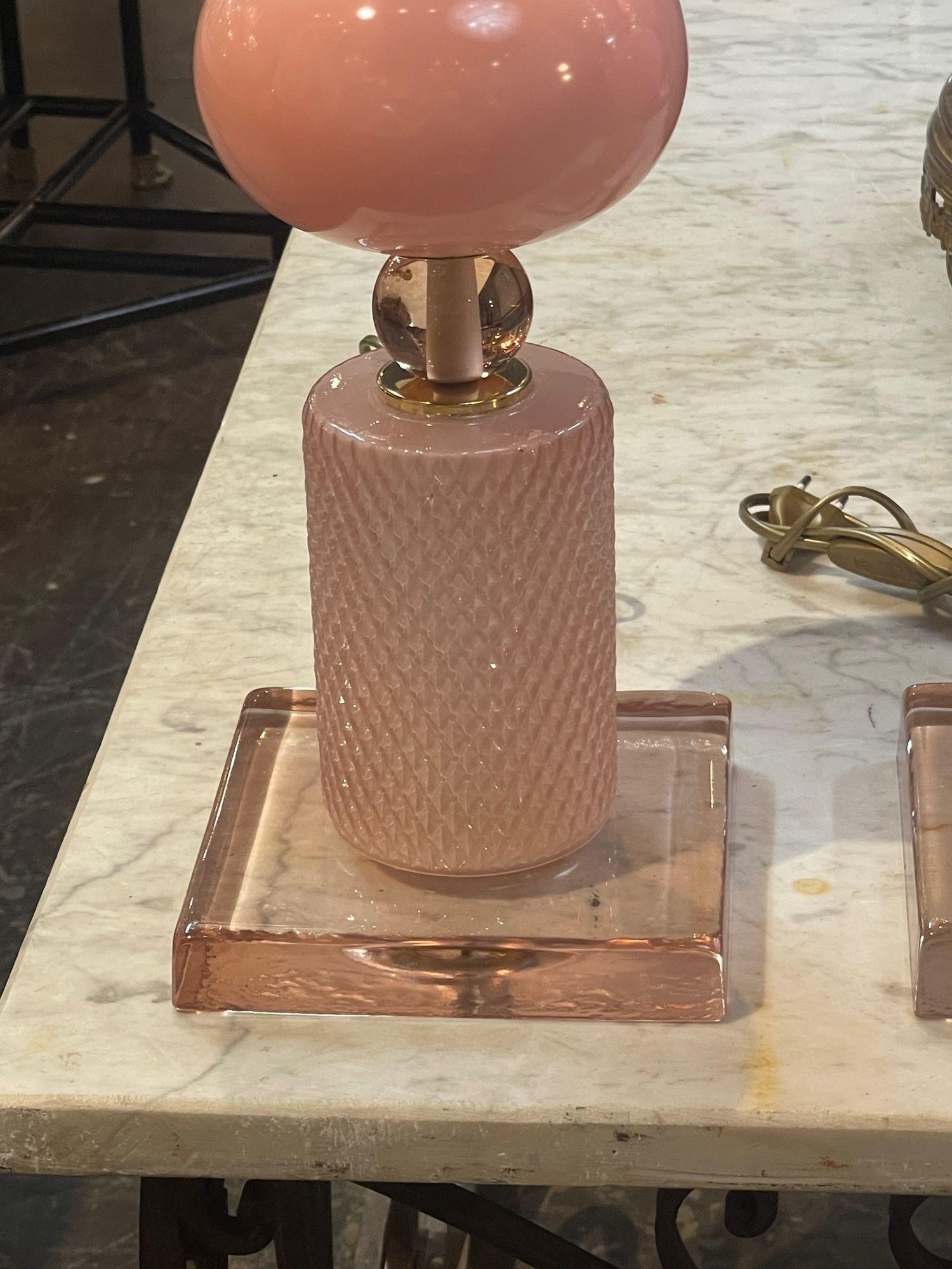 Moderne moderne Lampen aus rosa Muranoglas (Italienisch) im Angebot