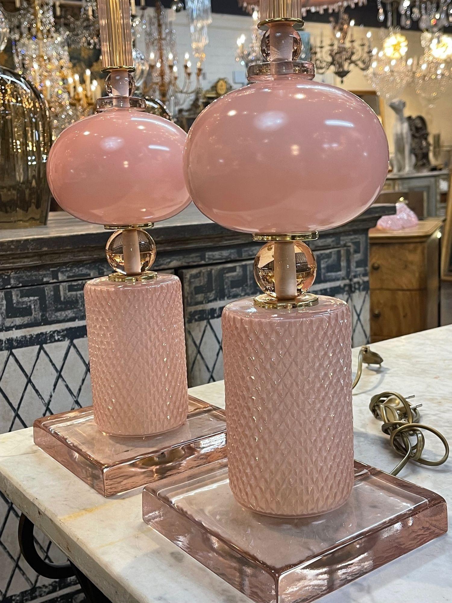 Moderne moderne Lampen aus rosa Muranoglas im Angebot 1