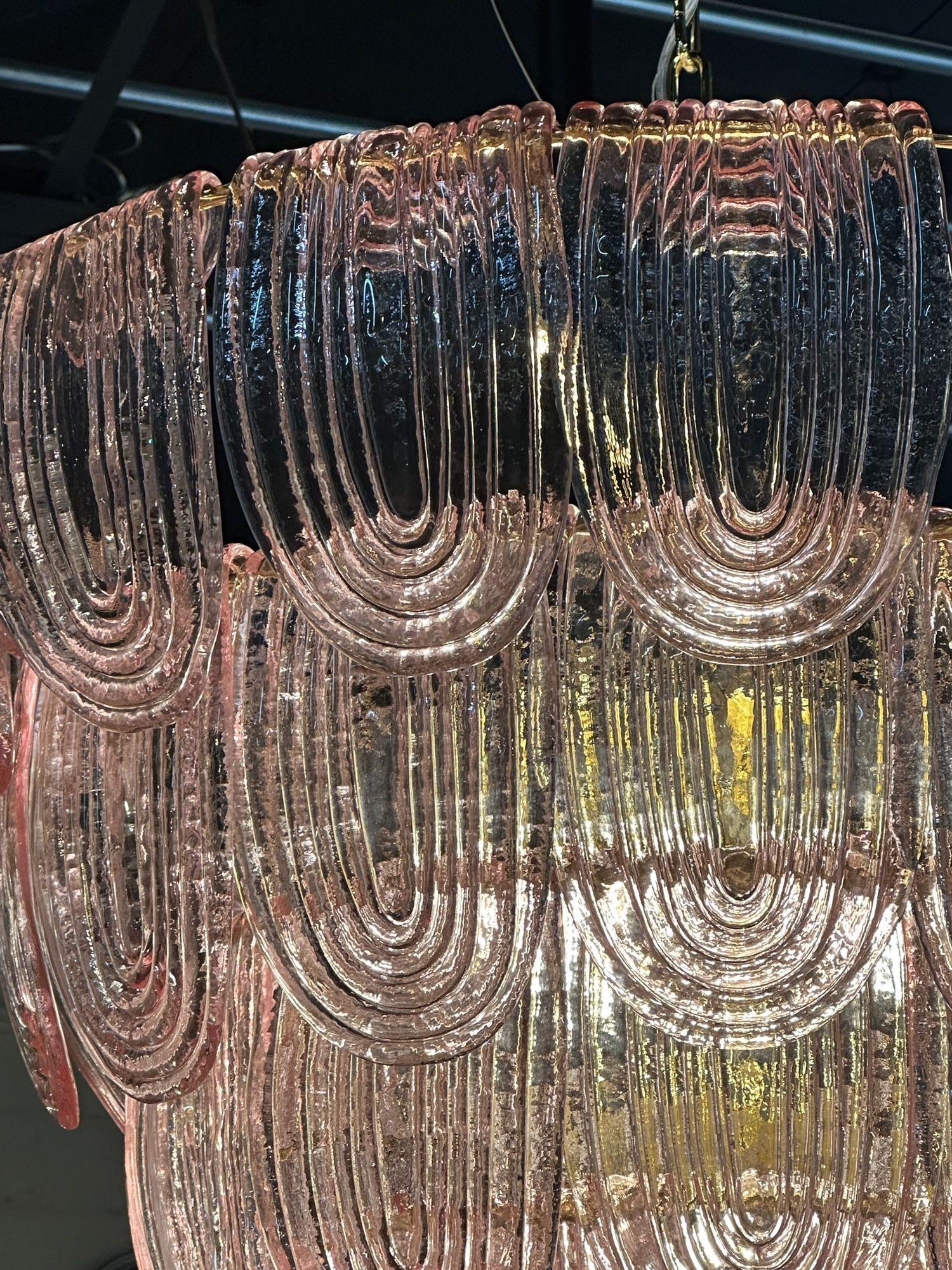 italien Lustre moderne en verre de Murano rose en forme de cascade en vente