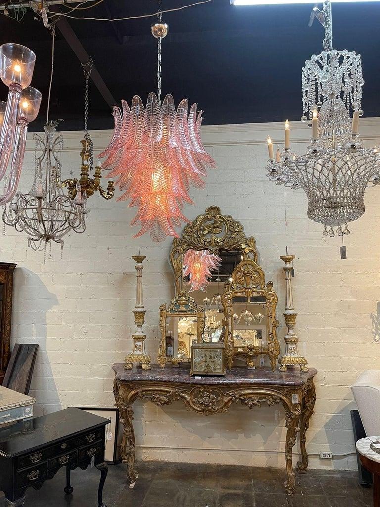 Moderna araña rosa de Murano con hojas de palmera Cristal de Murano en venta