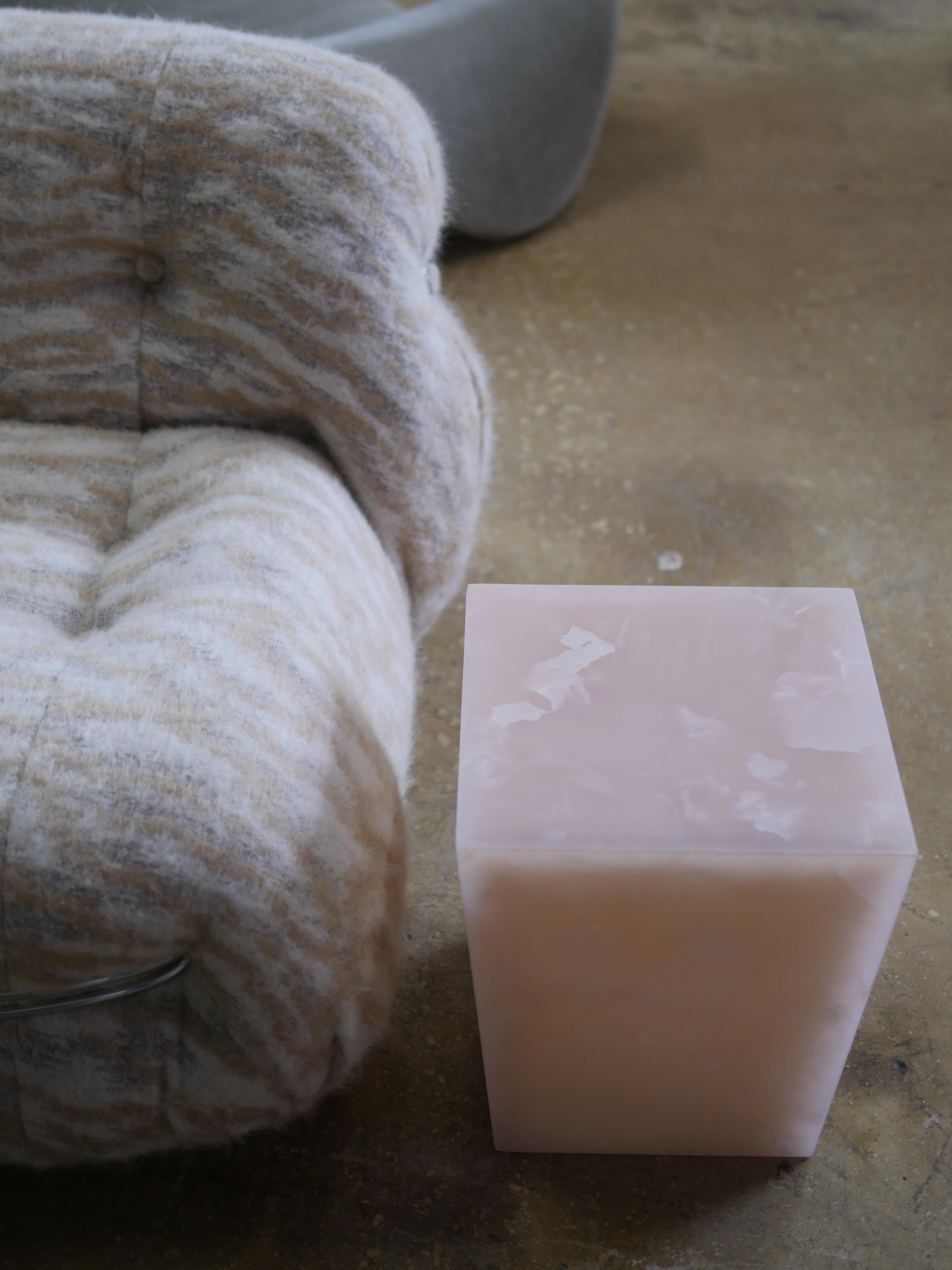Modern Pink Onyx Side Table or Pedestal  For Sale 6