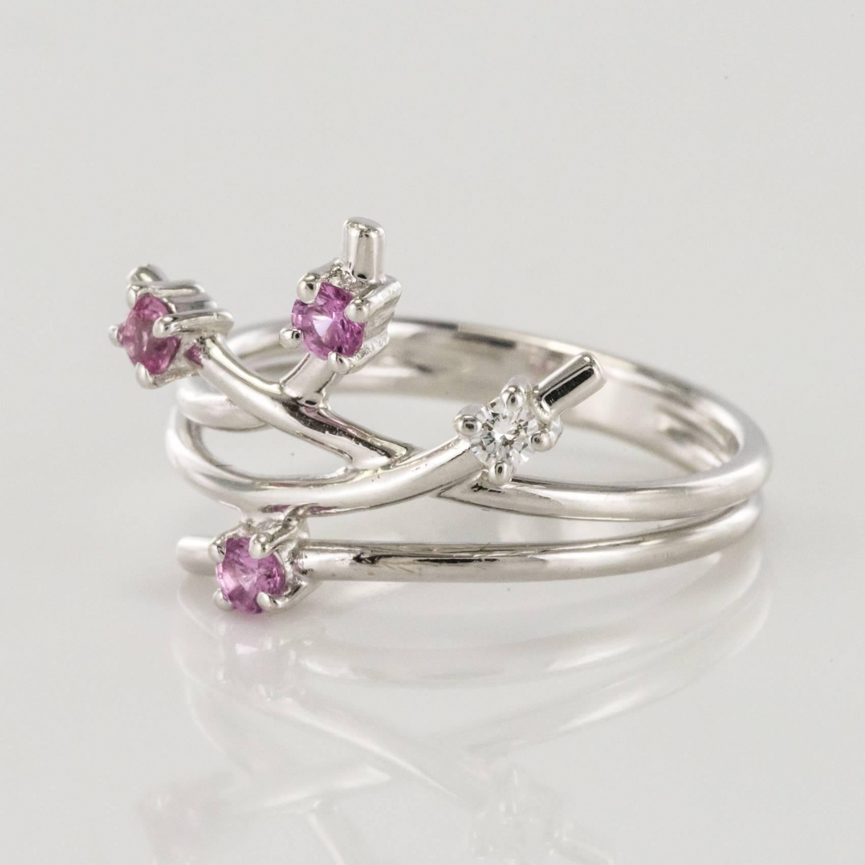 Women's Modern Pink Sapphire Diamond 18 Karat White Gold Ring For Sale