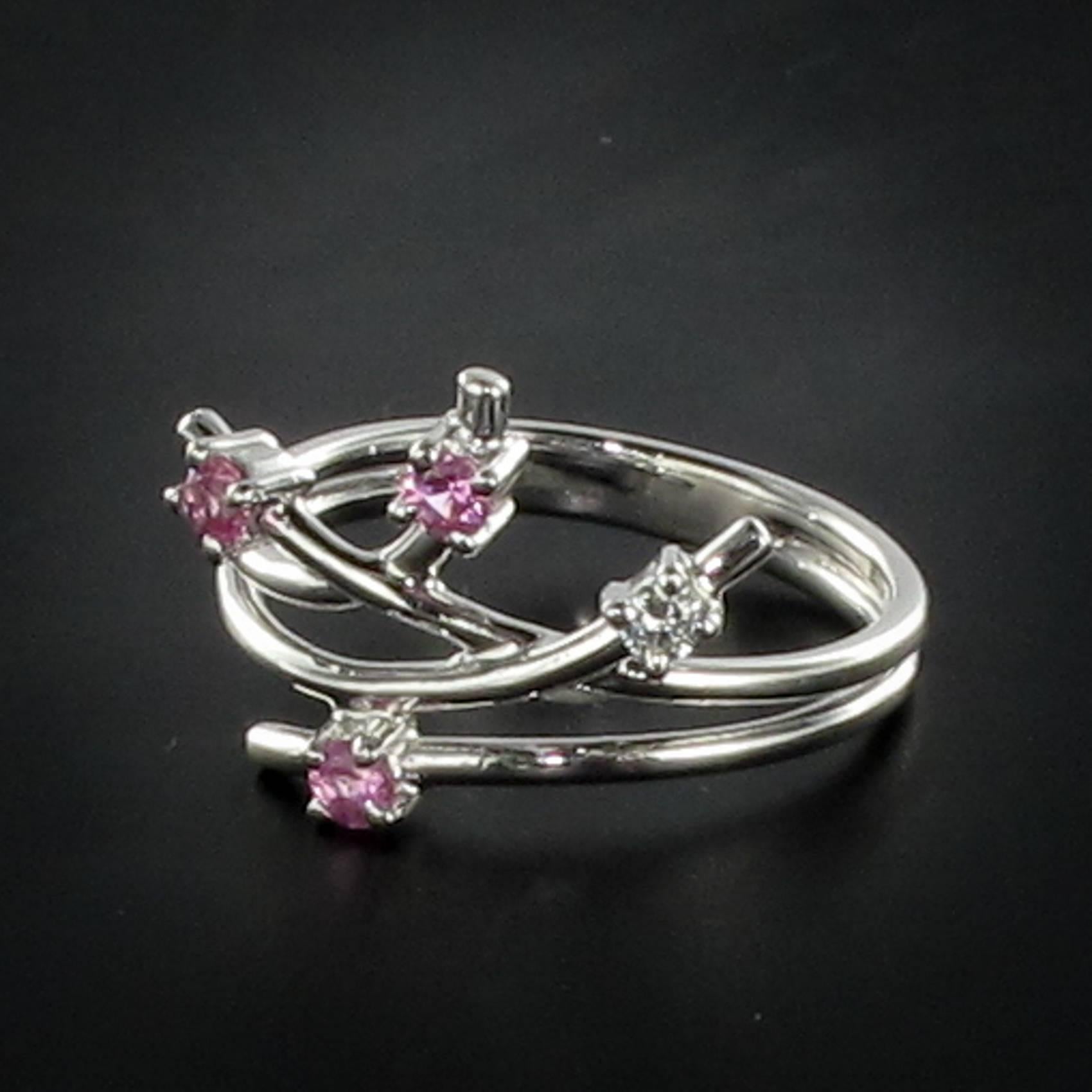 Round Cut Modern Pink Sapphire Diamond 18 Karat White Gold Ring For Sale