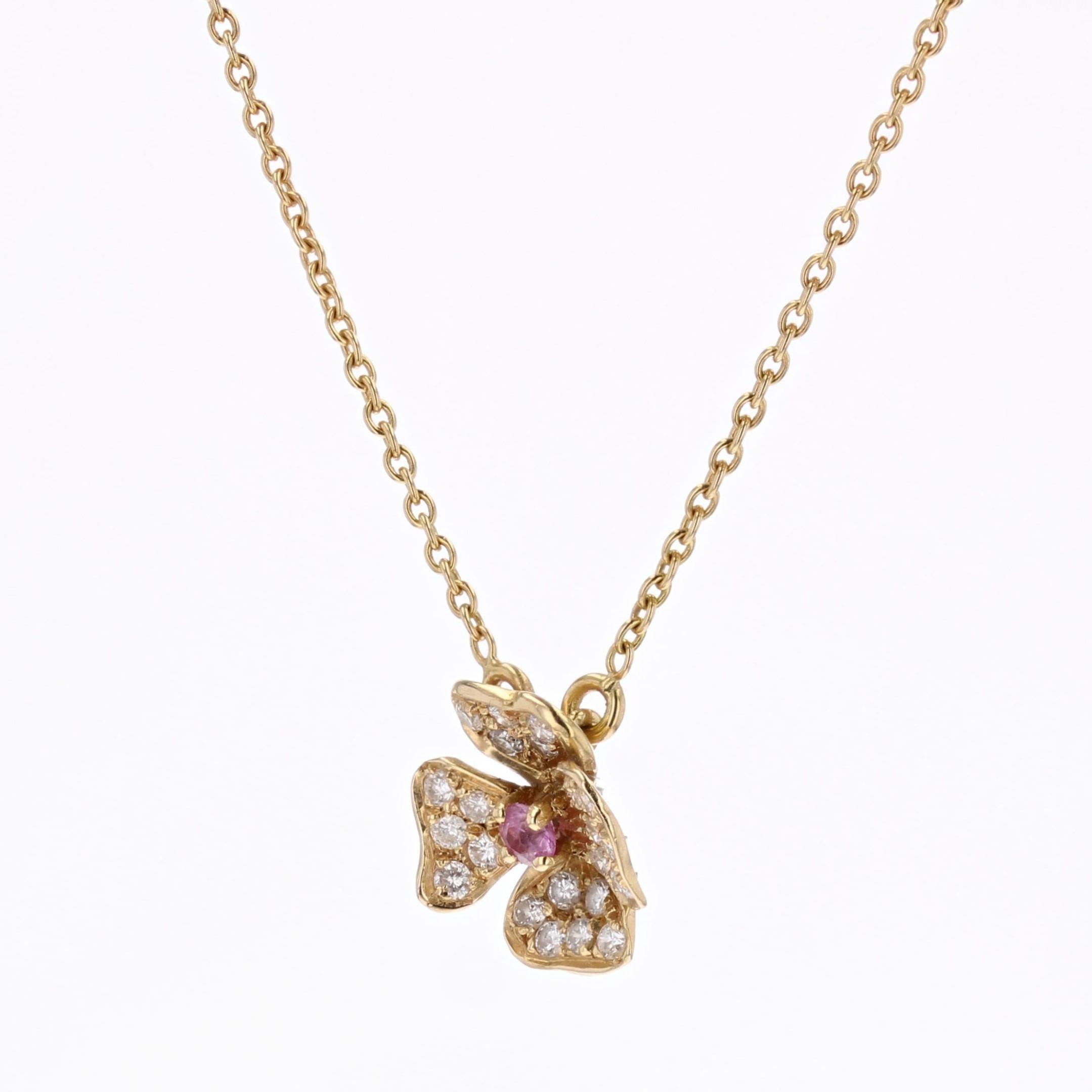 Modern Pink Sapphire Diamonds 18 Karat Yellow Gold Flower Pendant Necklace For Sale 1
