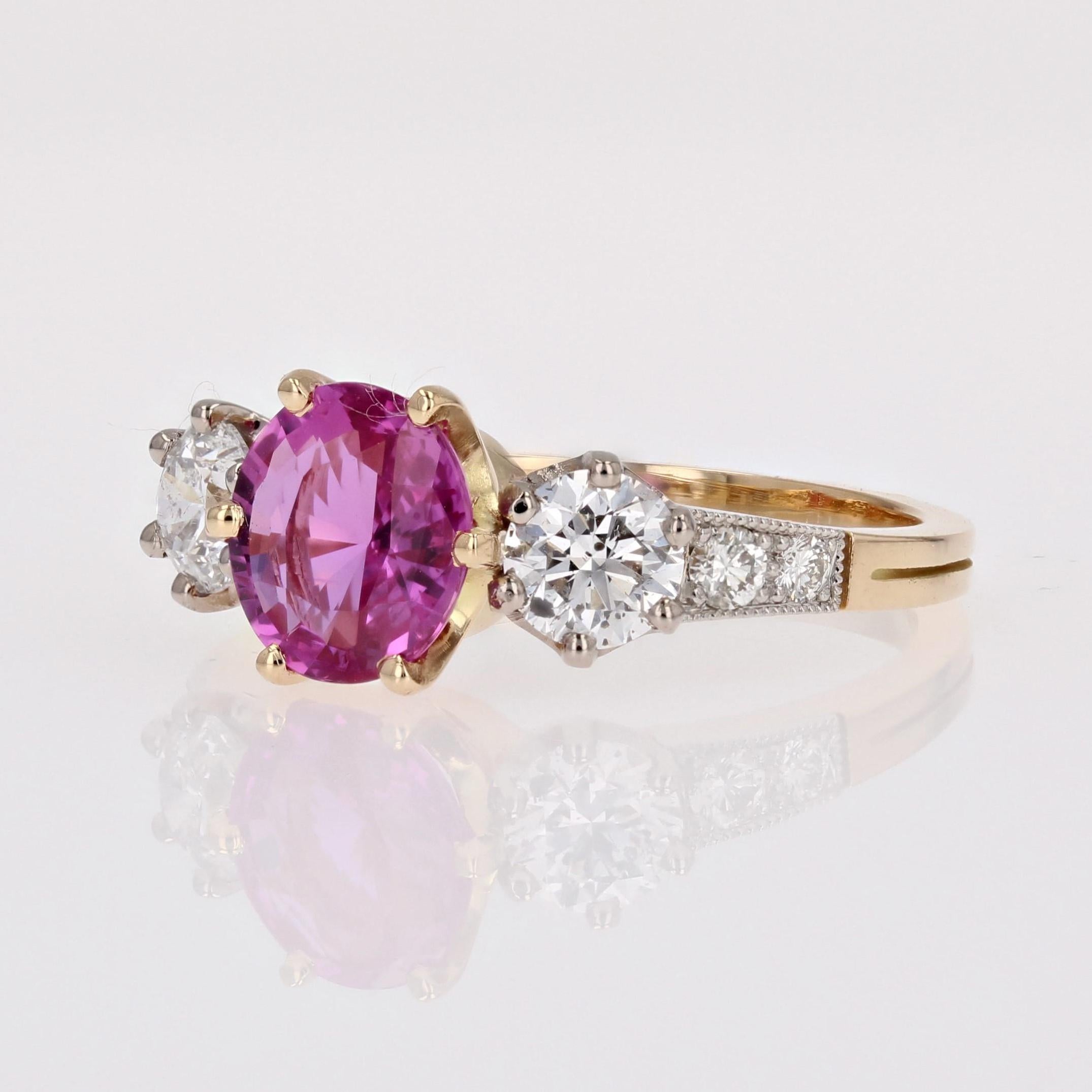 Modern Pink Sapphire Diamonds 18 Karat Yellow Gold Platinum Ring For Sale 3