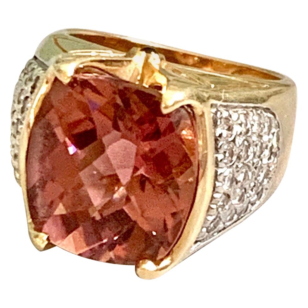 Modern Pink Tourmaline and Diamond 14 Karat Yellow Gold Ring