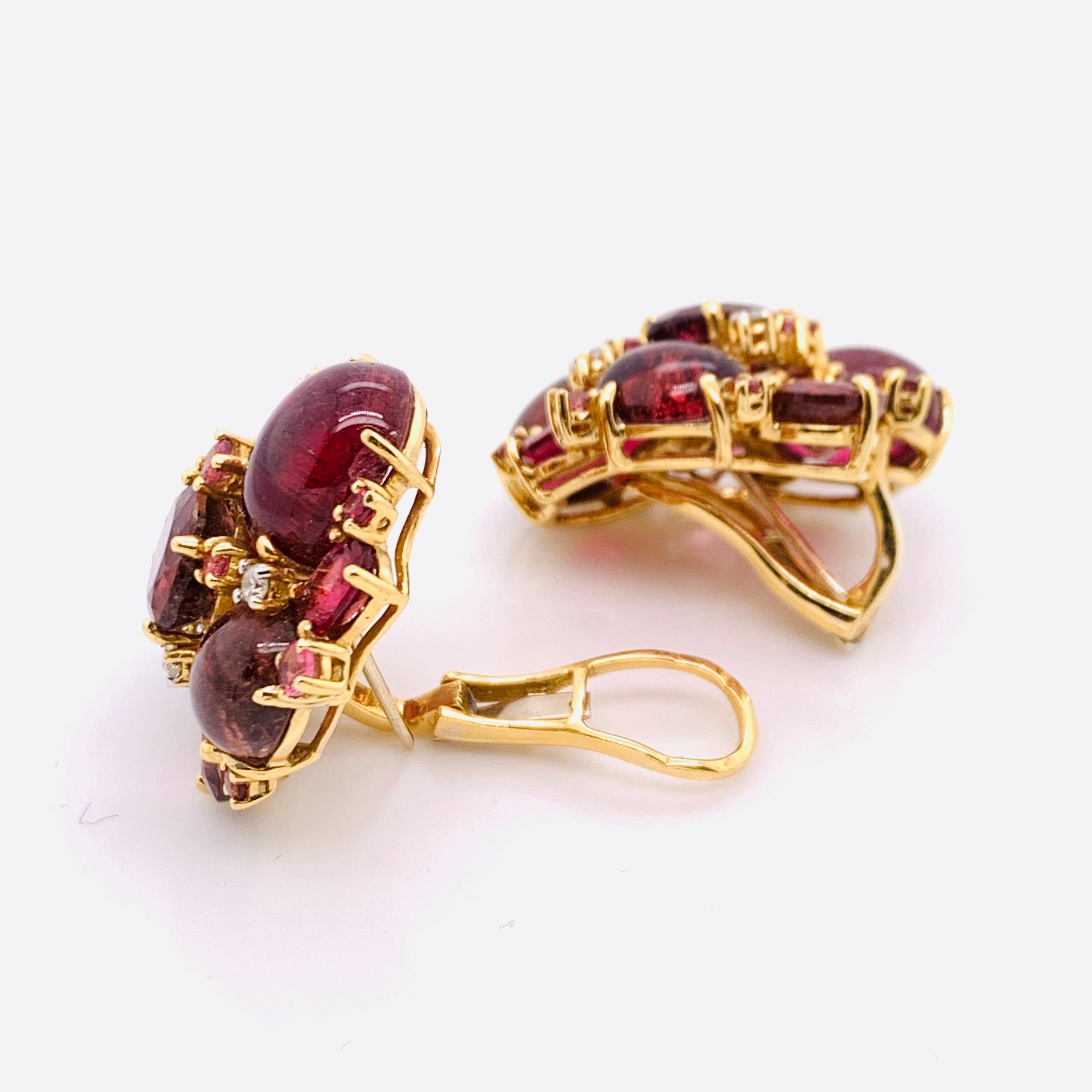 Modern Pink Tourmaline, Diamond and Gold Cluster Earrings In Excellent Condition For Sale In London, GB