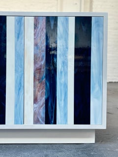 Centre de média Linea moderne en chêne blanc et glamours bleus par Ercole Home