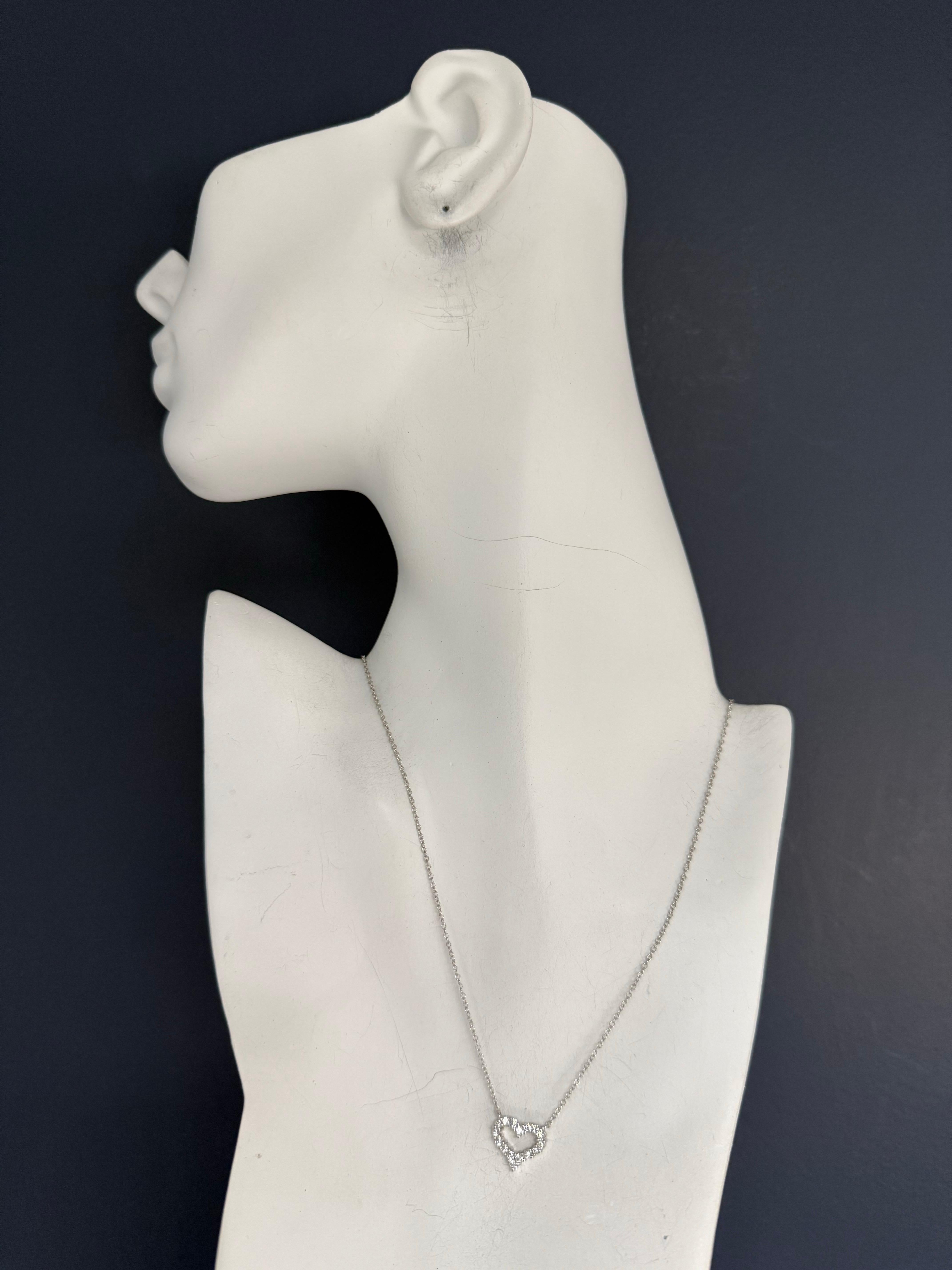 Collier moderne en platine avec pendentif en forme de cœur en diamant naturel de 0,50 CARAT Pour femmes en vente