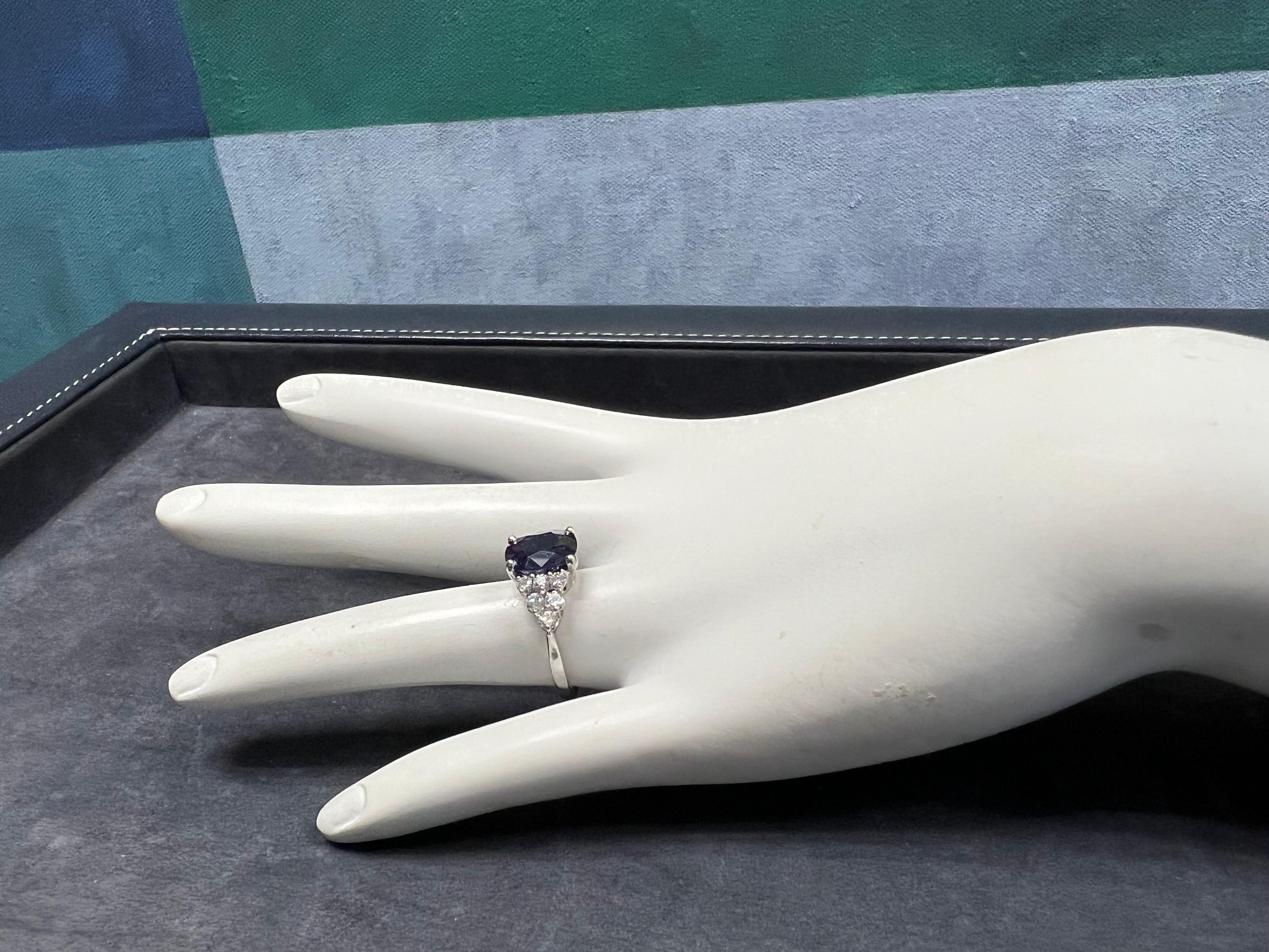 Modern Platinum 3.46 Carat Natural Royal Blue Sapphire & Diamond Engagement Ring For Sale 3