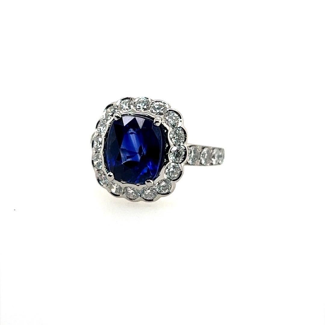 Modern Platinum 4.29 Carat Natural Royal Blue Sapphire & Diamond Engagement Ring In Good Condition For Sale In Los Angeles, CA