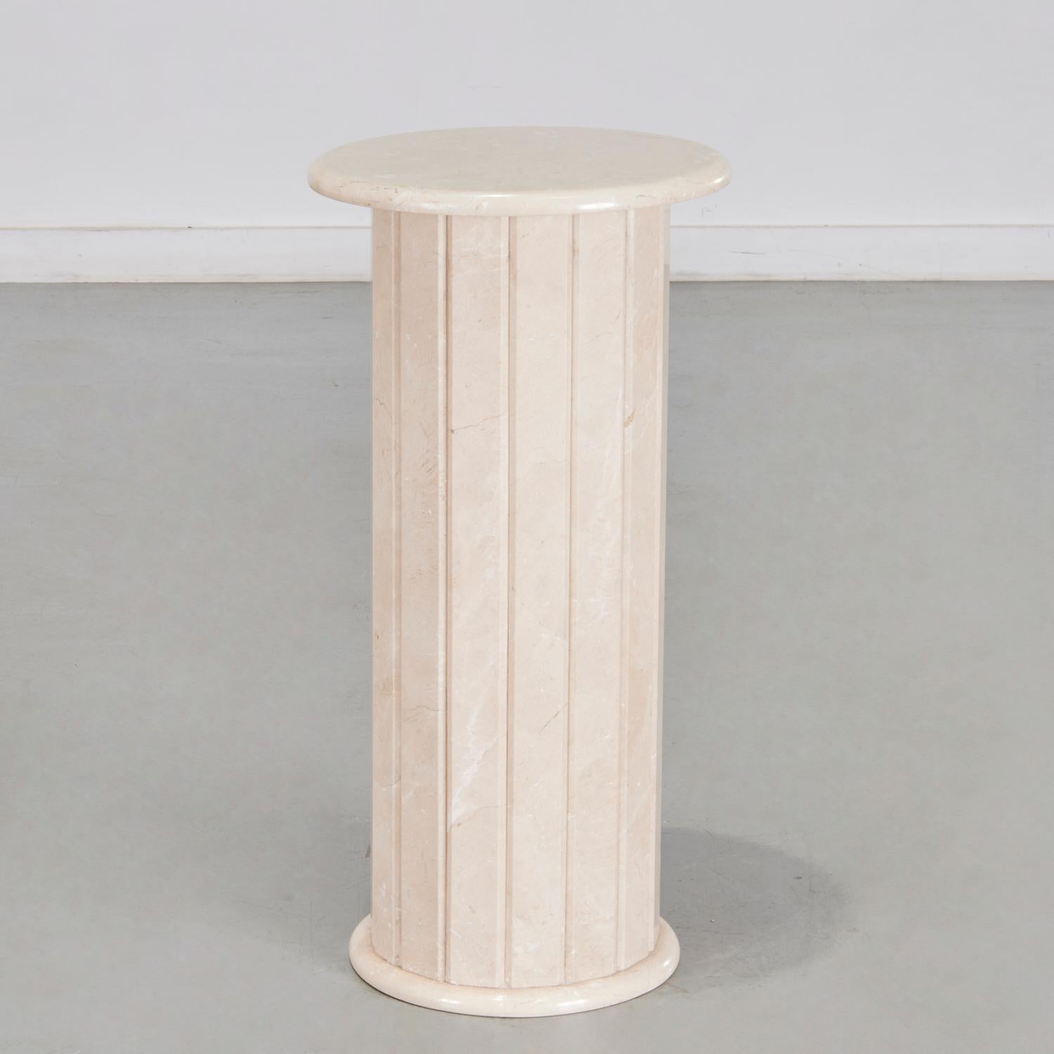 Modern Polished Fluted Travertine Column Pedestal in Soft Pale Earth Tones For Sale 1