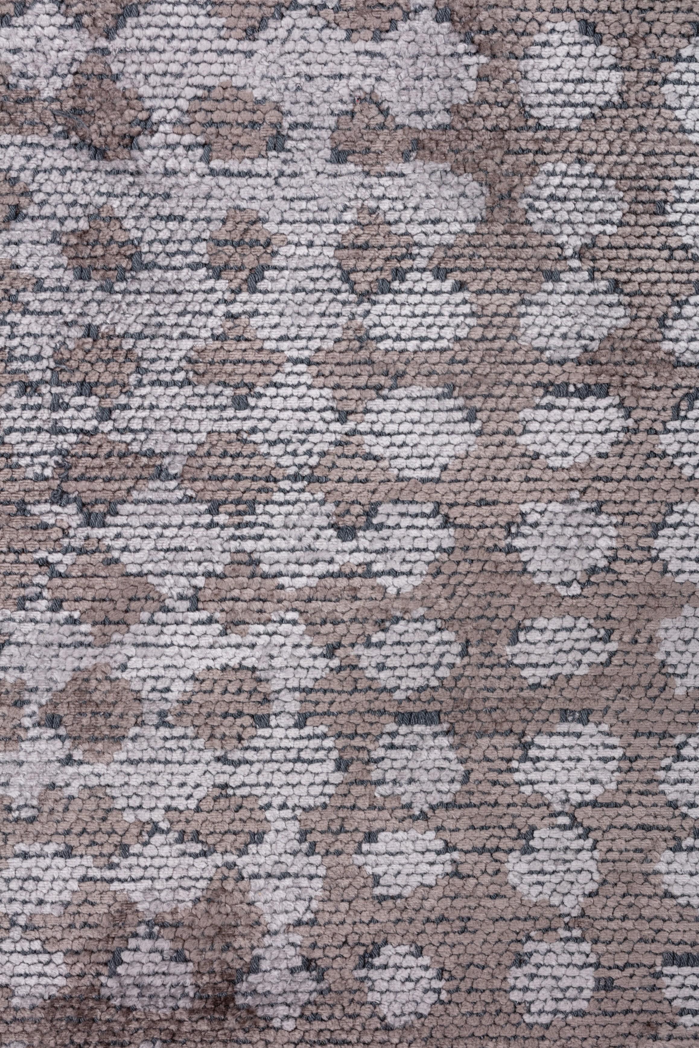 For Sale:  (Gray) Modern Polka Dots Luxury Hand-Finished Area Rug 5
