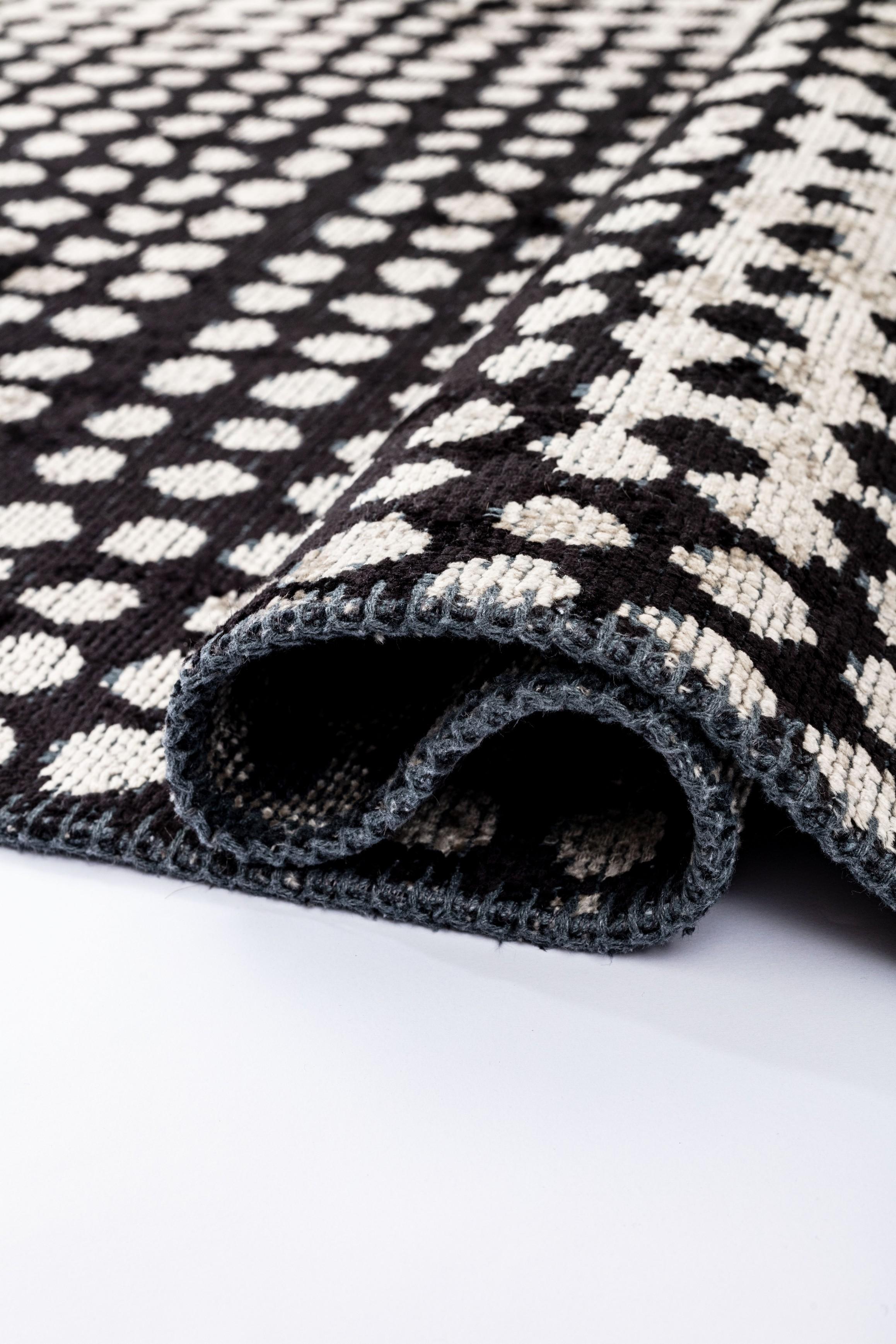 For Sale:  (Beige) Modern Polka Dots Luxury Hand-Finished Area Rug 2