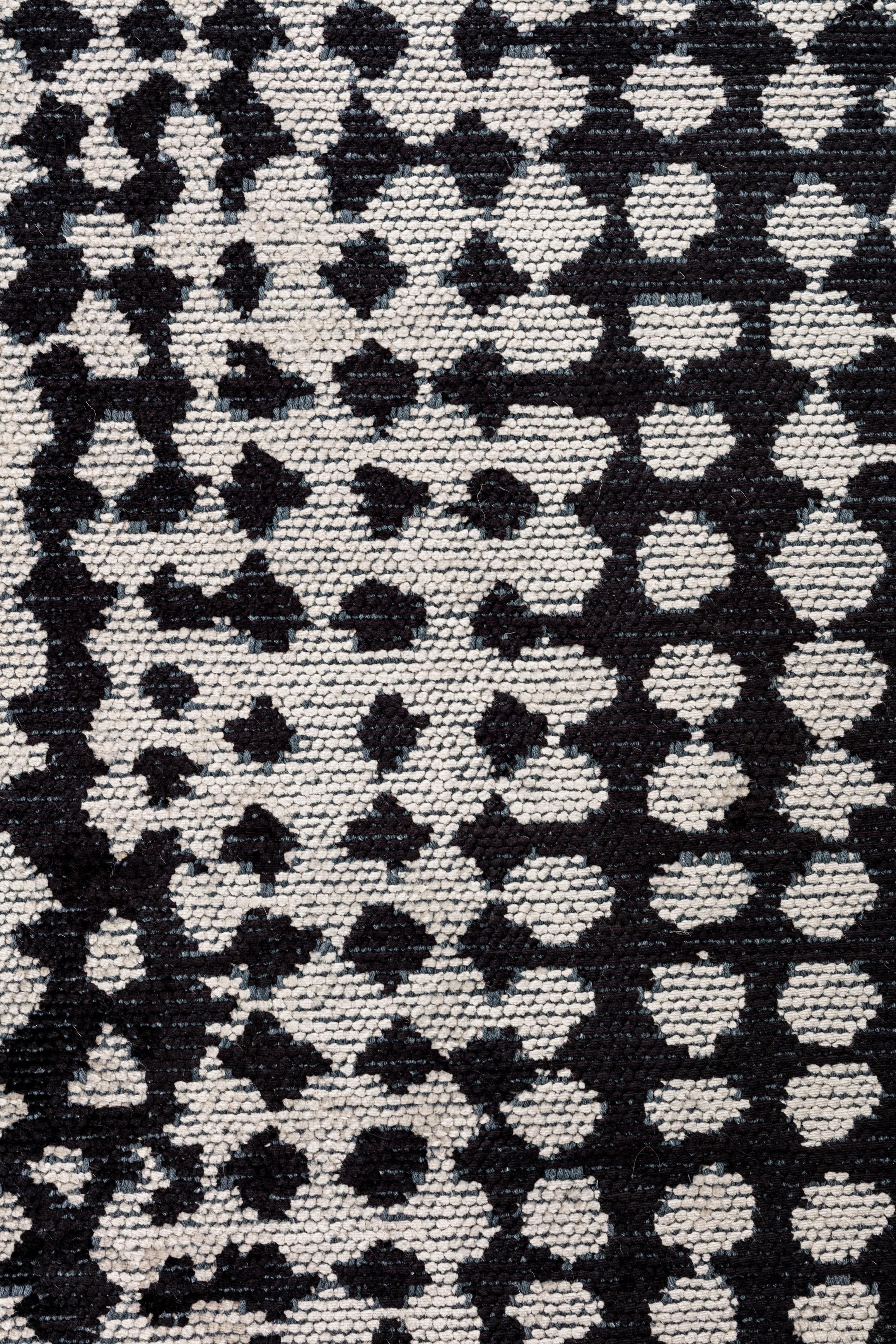 For Sale:  (Beige) Modern Polka Dots Luxury Hand-Finished Area Rug 5