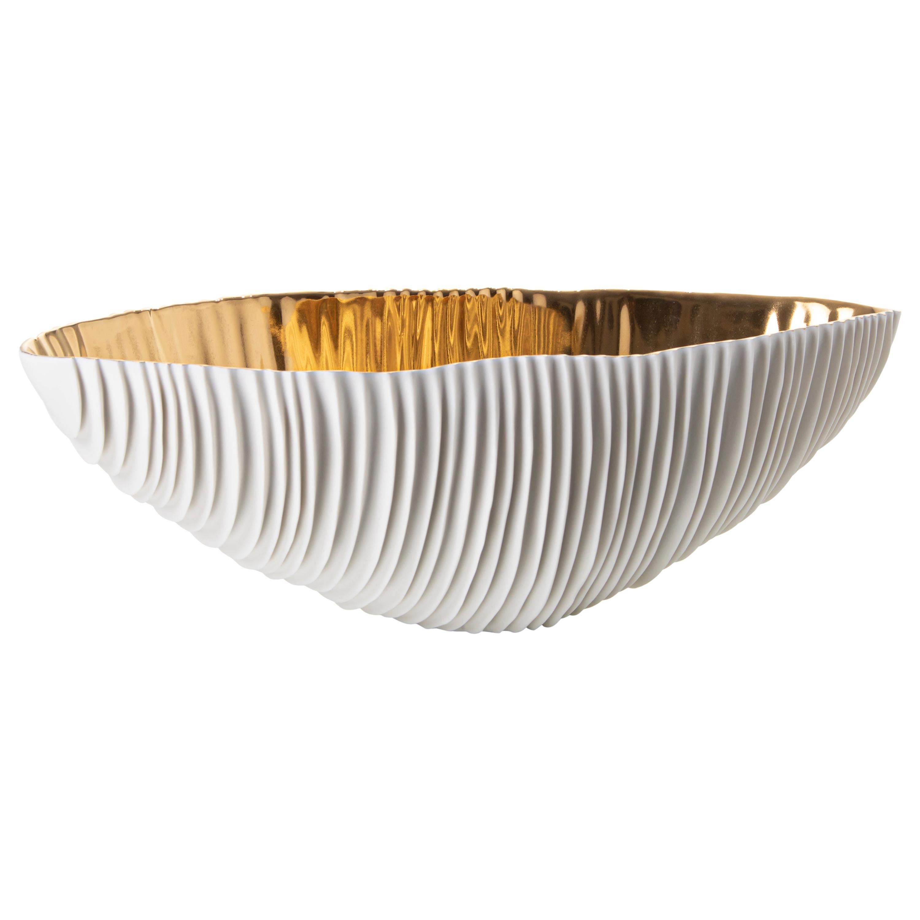 Modern Porcelain Oval Bowl Gold Sea Shell Hand-Painted White Ceramic Fos For Sale