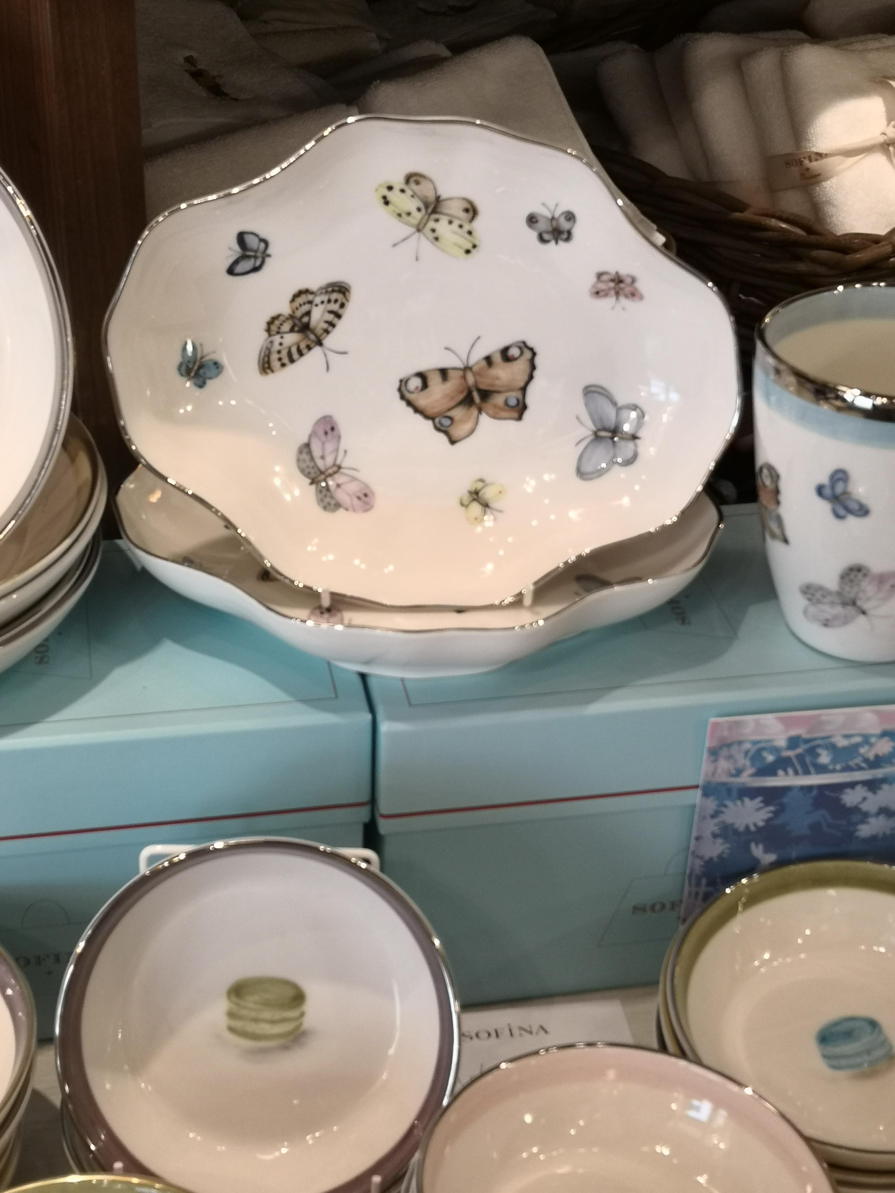 Country Porcelain Pastry Dish Hand Painted Butterflies Sofina Boutique Kitzbühel In New Condition For Sale In Kitzbuhel, AT