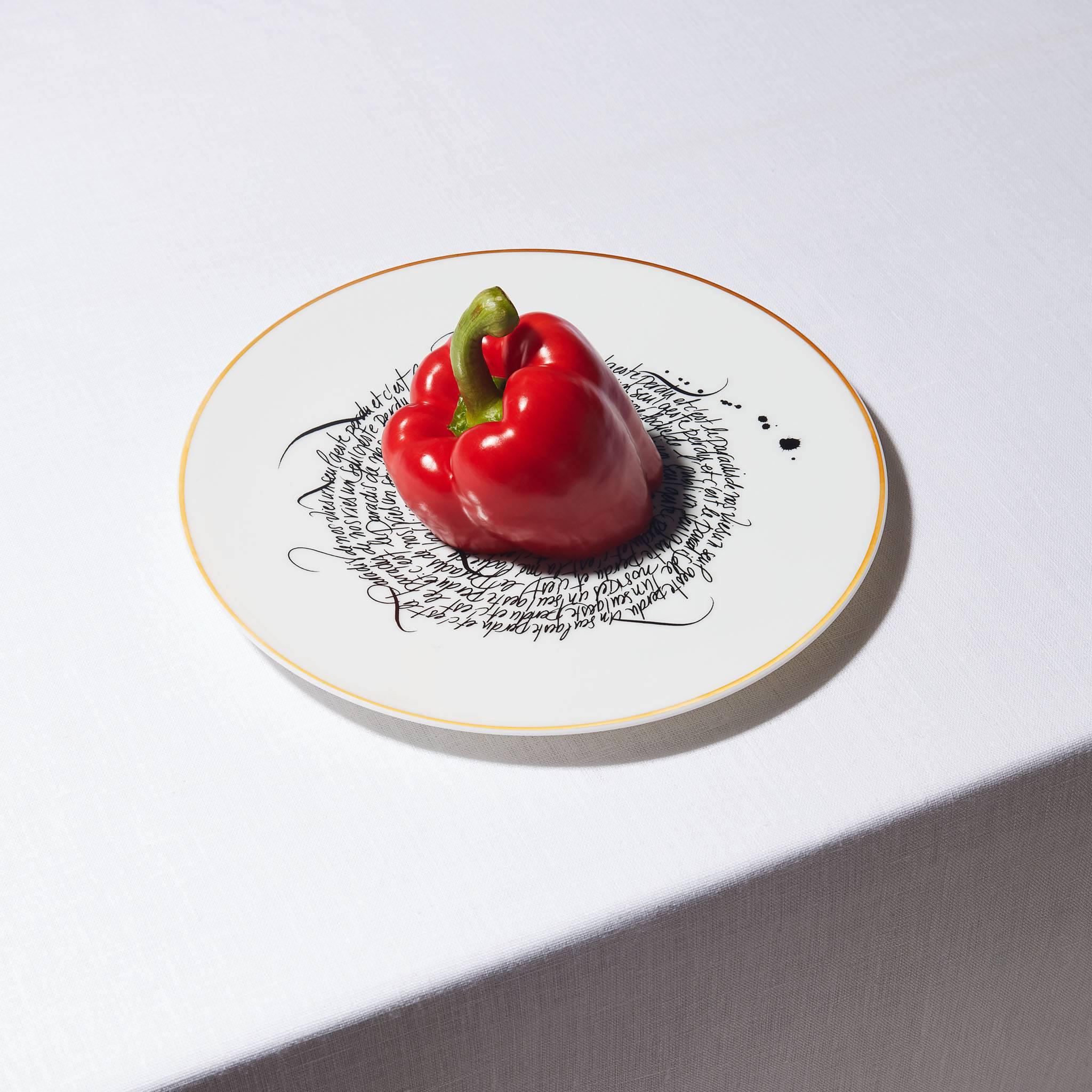 Modern Dinner Porcelain Plate With Gold Collection Rue de Paradis Model 
