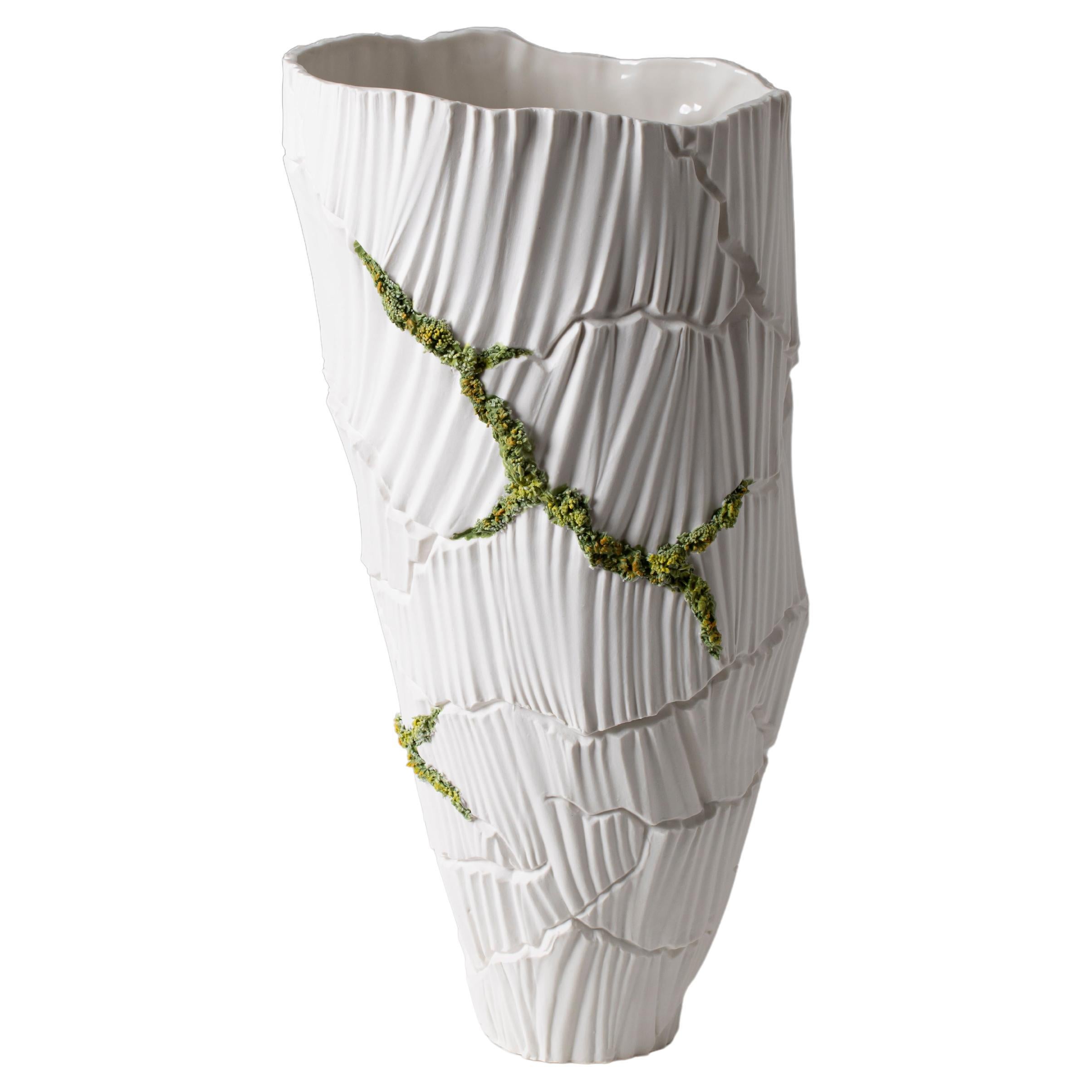 Modern Porcelain Vase Green Moss White Ceramic Sculpture Hand-Painted Italy Fos For Sale