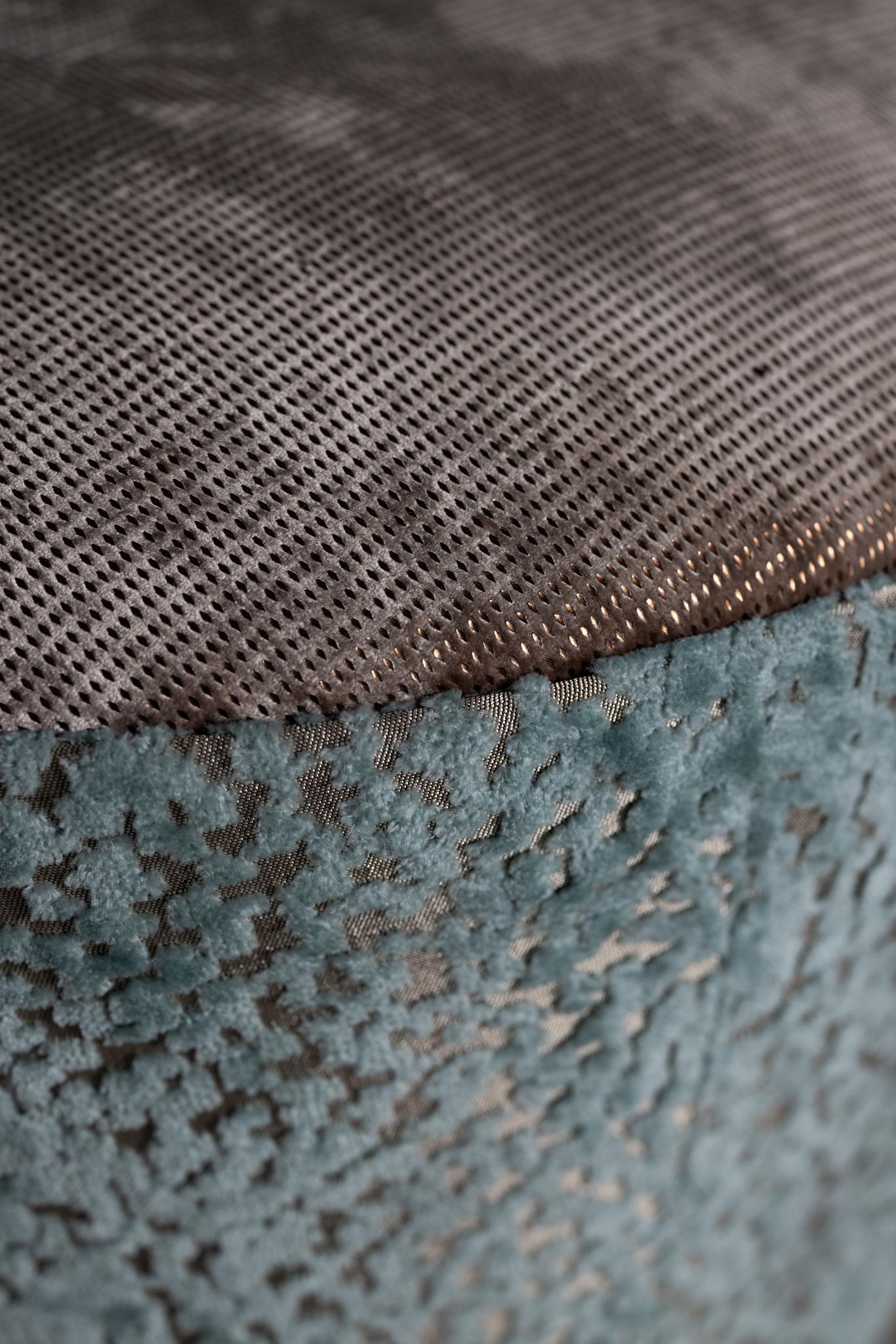 Fait main Pouf Porthos en bronze vert menthe, fabriqué à la main au Portugal par Greenapple en vente