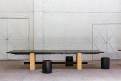 Mesa de comedor moderna de madera Porto en negro ahumado / natural de CEU Studio