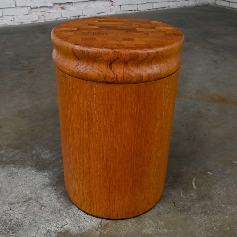 Modern Postmodern Cylindrical Drum Side Table Oak Butcher Block Lid & Storage For Sale 9