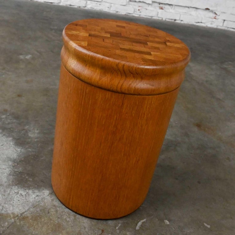Unknown Modern Postmodern Cylindrical Drum Side Table Oak Butcher Block Lid & Storage For Sale