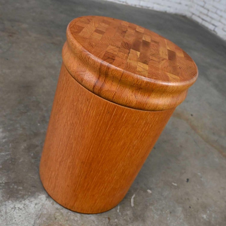 Modern Postmodern Cylindrical Drum Side Table Oak Butcher Block Lid & Storage For Sale 2