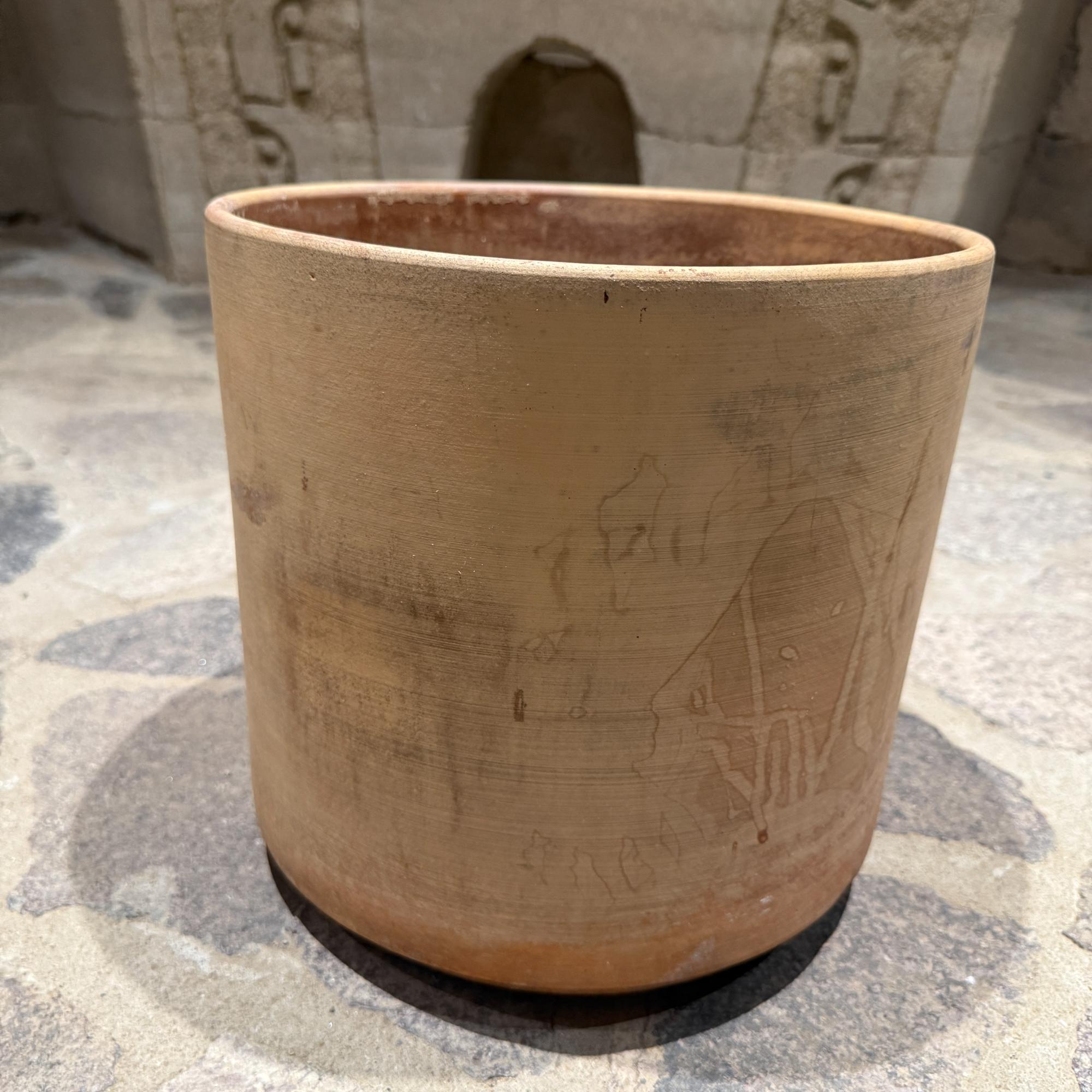 Sconosciuto Fioriera moderna in ceramica stile Gainey Pottery patinata in vendita