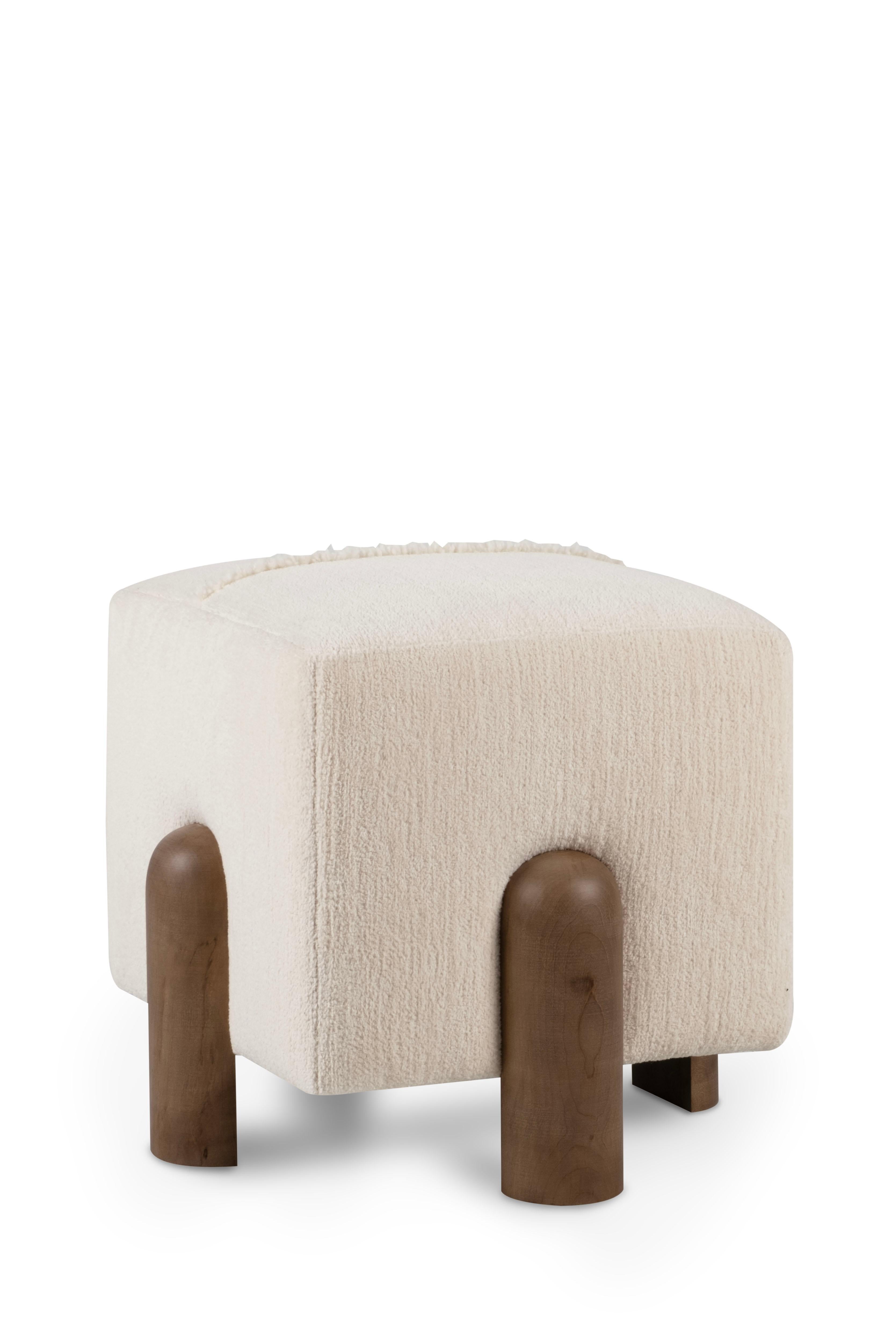 Puf Otomano Moderno Dedar Chenilla Roble Hecho a Mano en Portugal by Greenapple Chenille en venta
