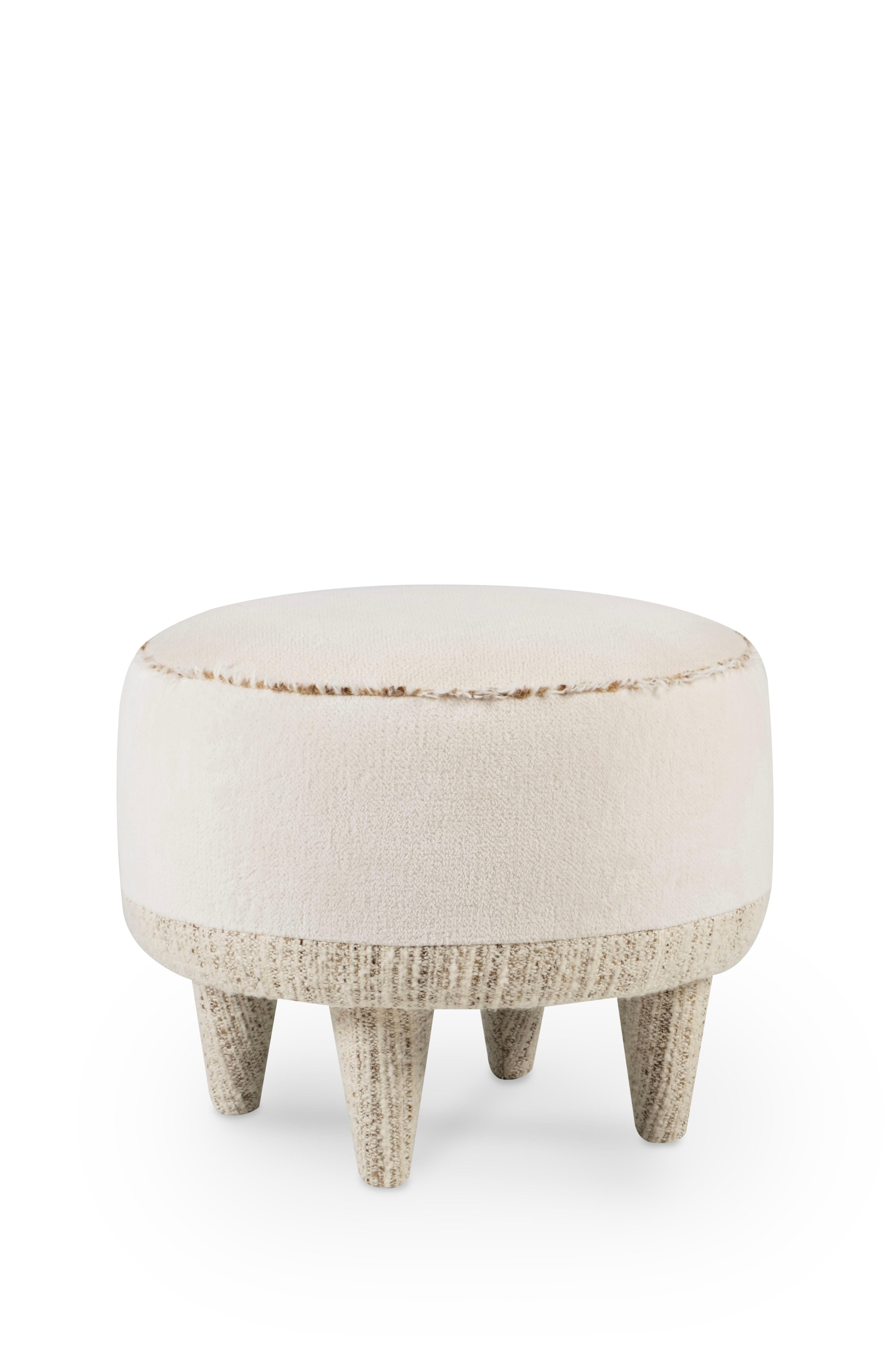 Pouf moderne Dedar Chenille laine fabriqué à la main au Portugal par Greenapple en vente 1