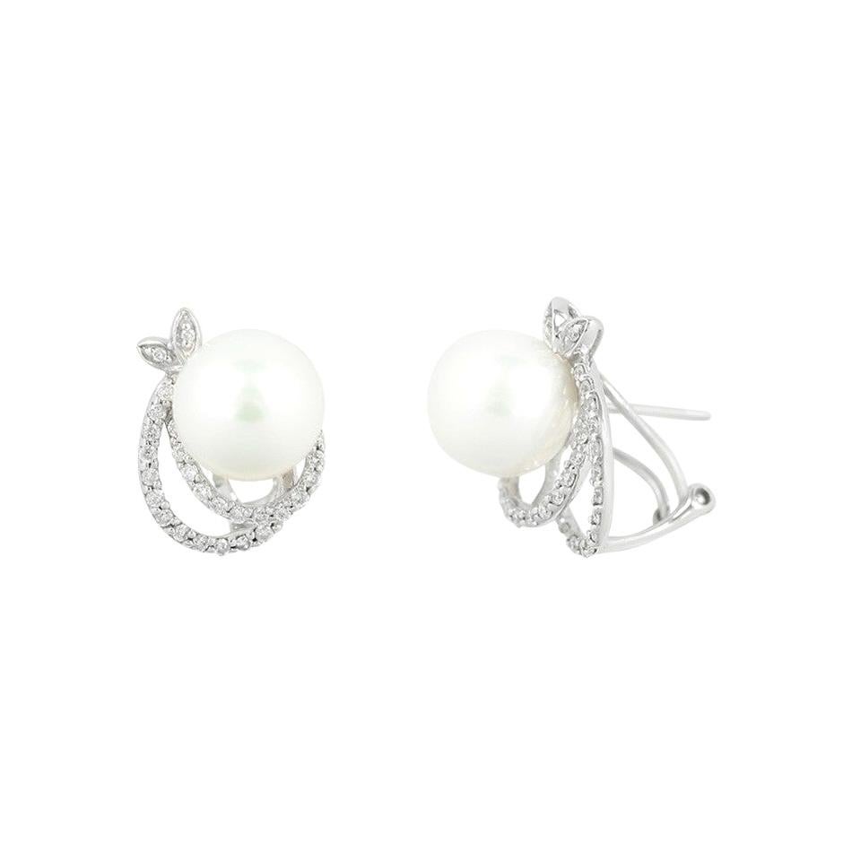 Modern Precious Pearl Diamond Fabulous White Gold Lever-Back Earrings For Sale
