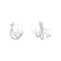Modern Precious Pearl Diamond Fabulous White Gold Lever-Back Earrings
