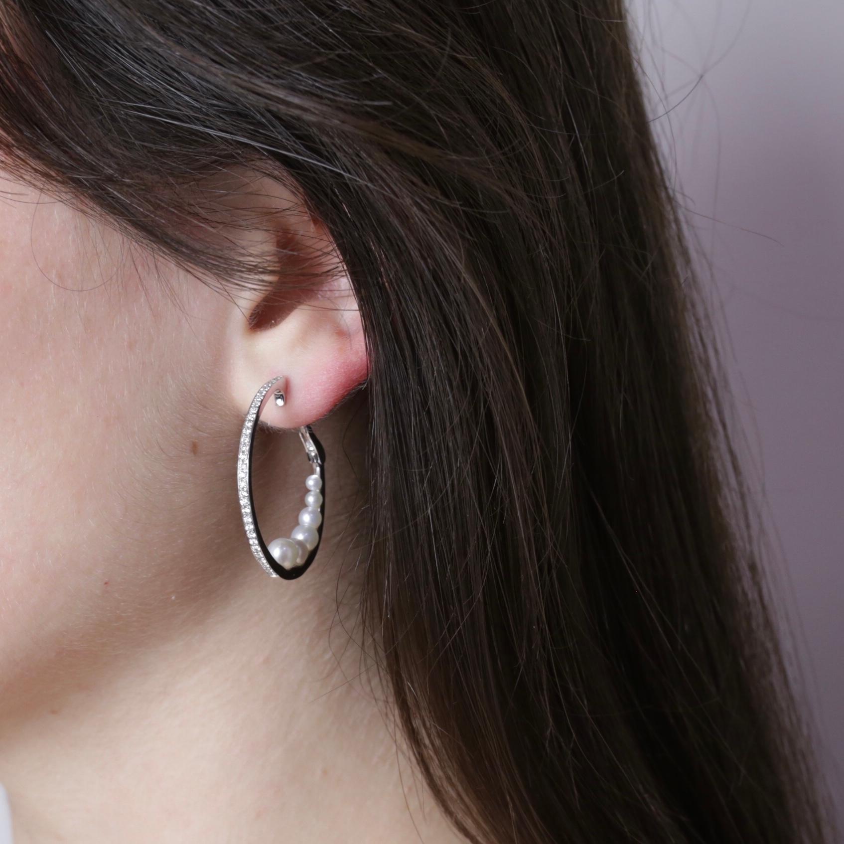 Boucles d'oreilles modernes en or jaune 18 carats avec perles précieuses et diamants fabuleux en vente 5