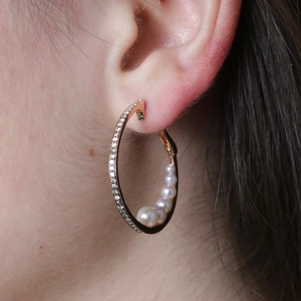 Boucles d'oreilles modernes en or jaune 18 carats avec perles précieuses et diamants fabuleux en vente 1