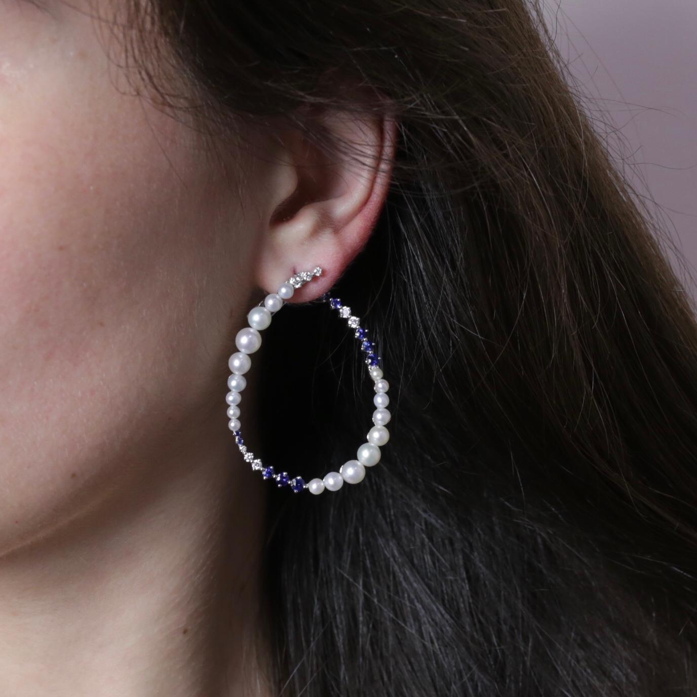 Boucles d'oreilles modernes en or jaune 18 carats avec perles précieuses et diamants fabuleux en vente 3