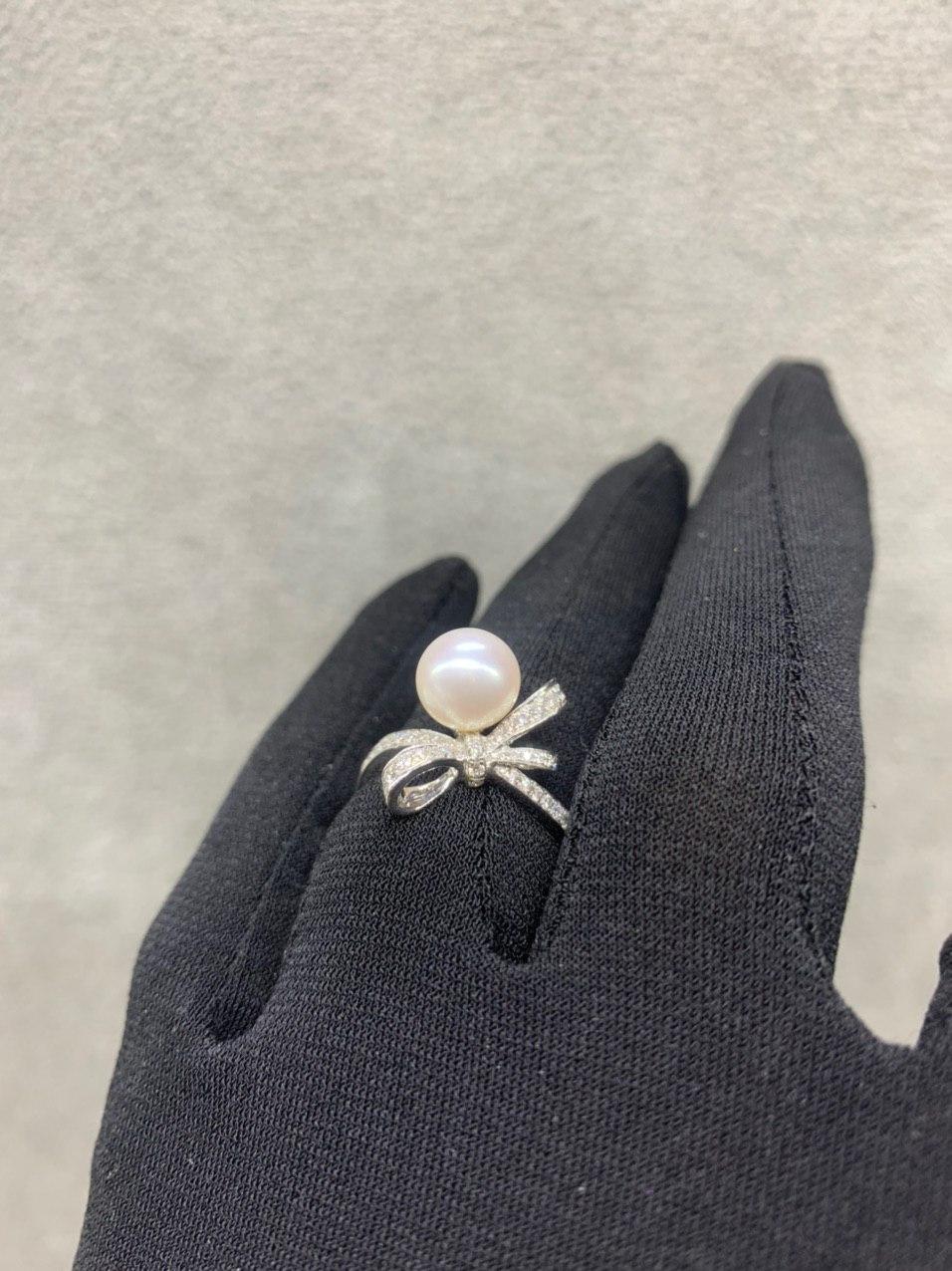 Modern Precious White Pearl White Diamond Fabulous White Gold Ring For Sale 5