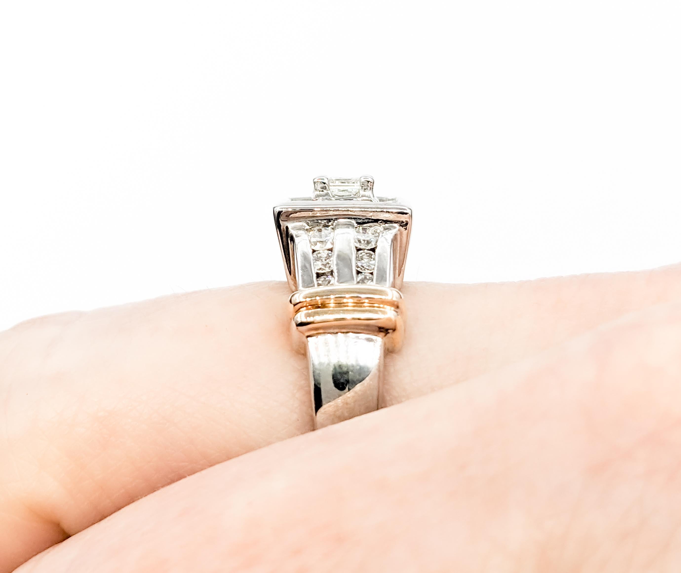 Moderner Verlobungsring mit Prinzessin, Baguette und rundem Diamant (Carréschliff)
