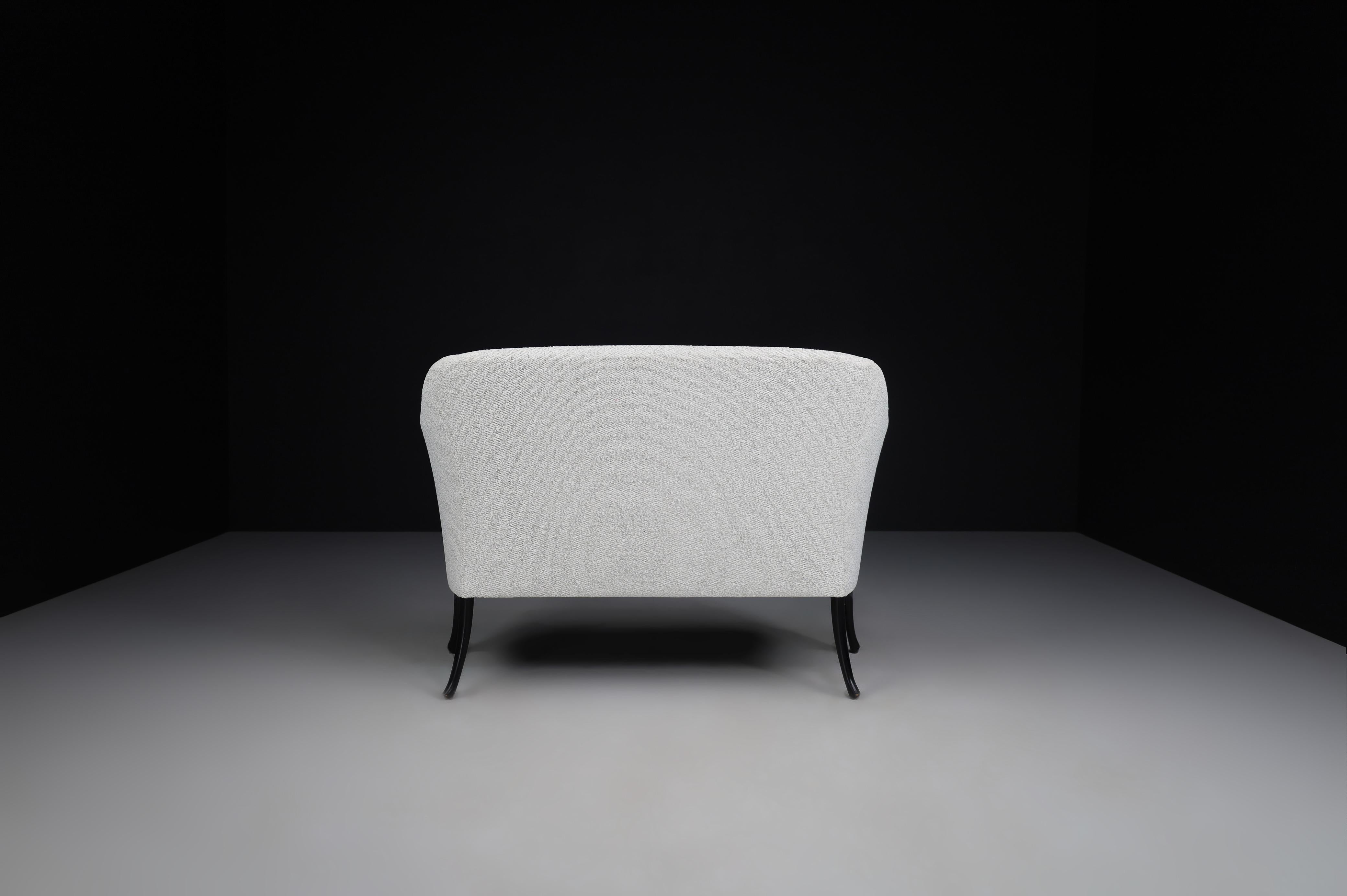 Modern Progetti Bench by Umberto Asnago for Giorgetti in New Bouclé Fabric 5