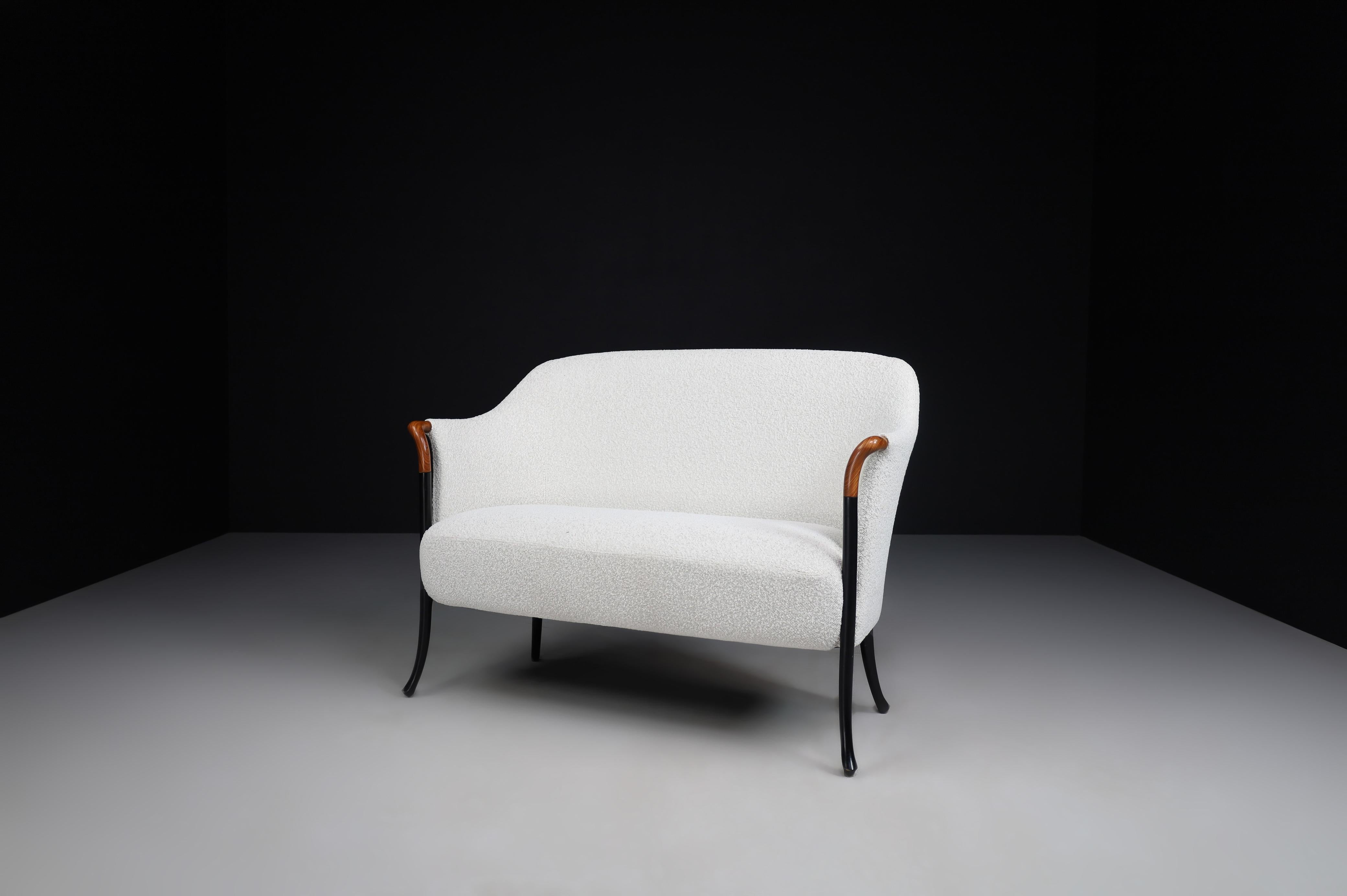 Modern Progetti Bench by Umberto Asnago for Giorgetti in New Bouclé Fabric 8