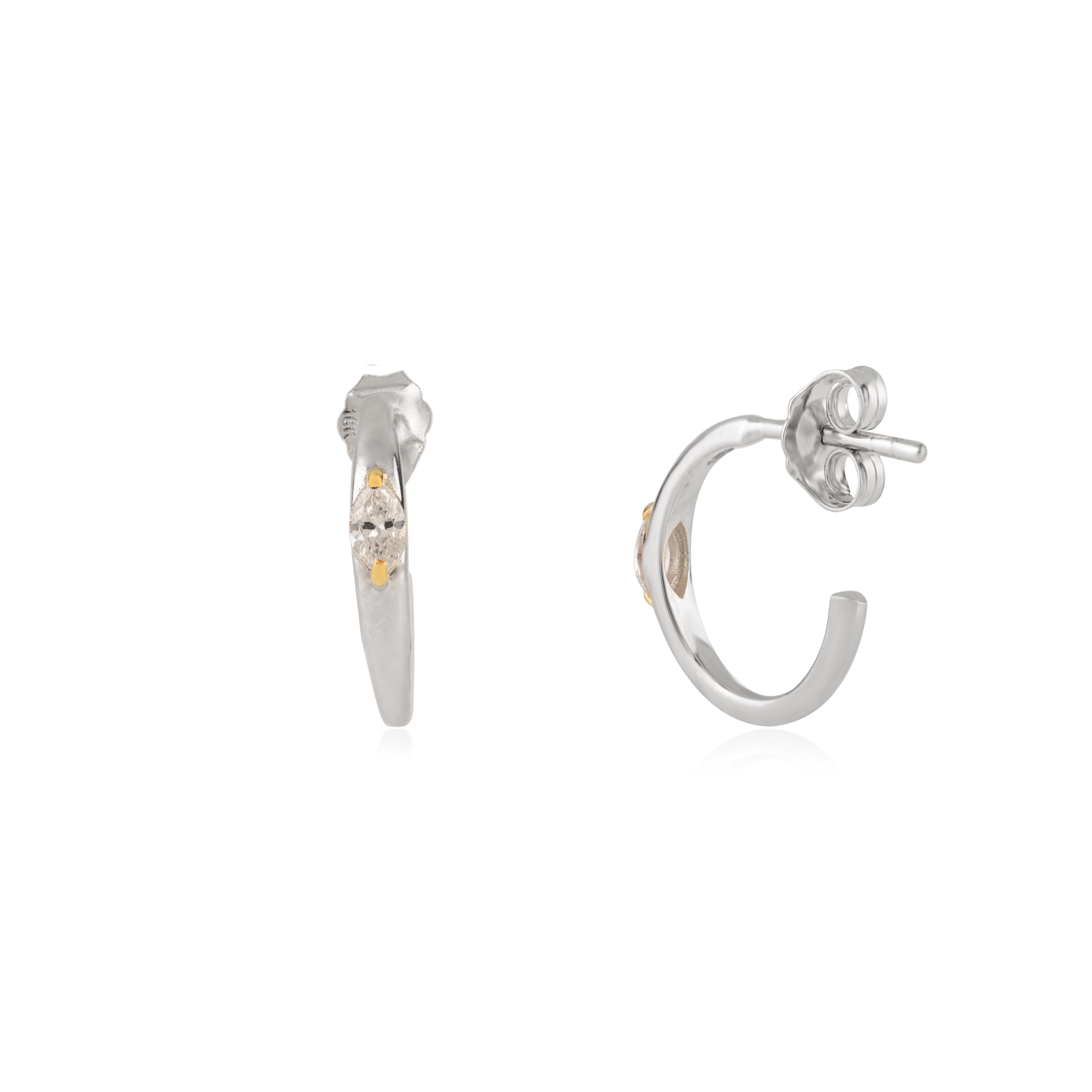 Boucle d'oreille moderne en or blanc et jaune 18k sertie de diamants taillés en marquise Neuf - En vente à New York, NY