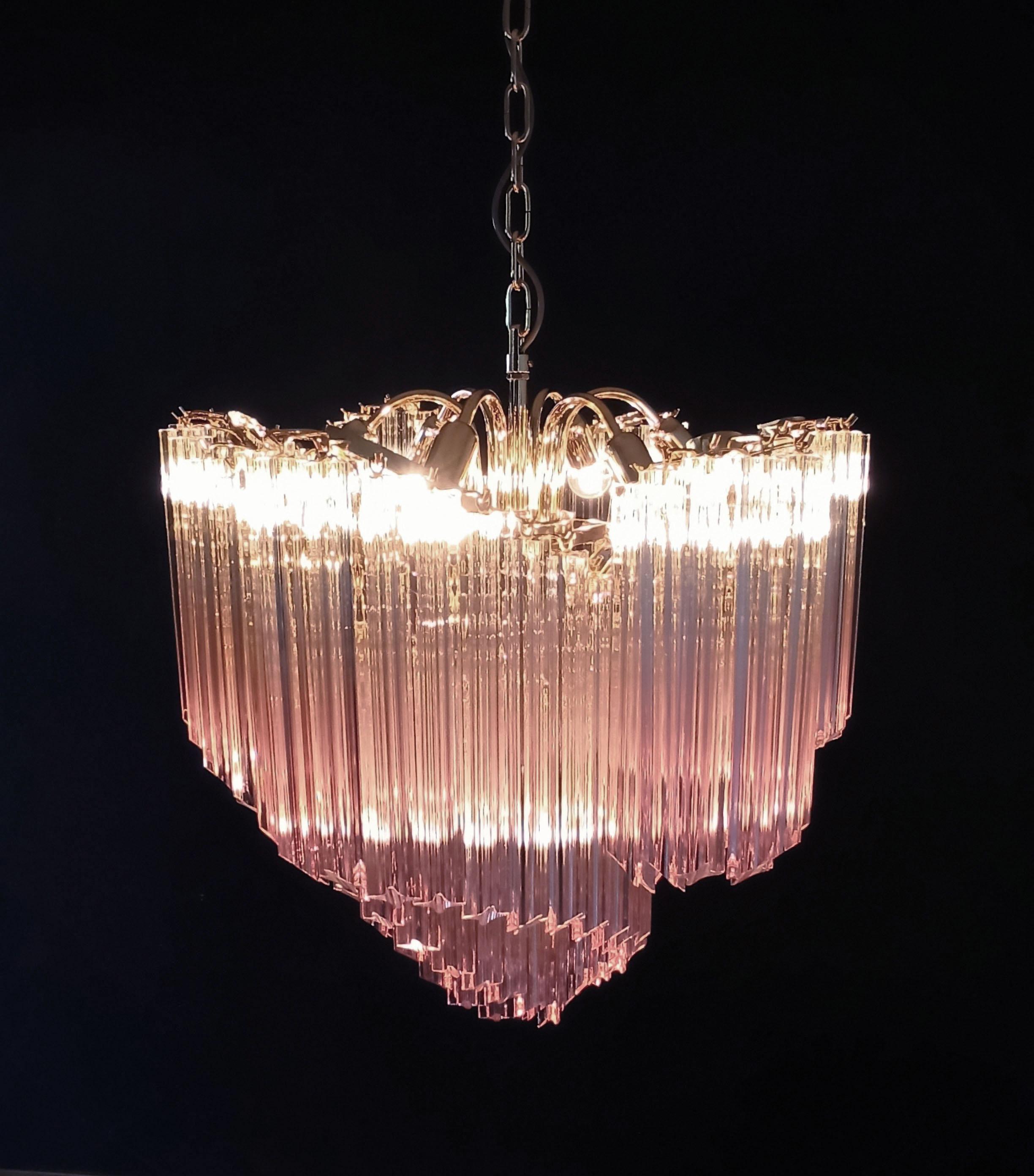 Moderner Quadriedri-Kronleuchter aus Muranoglas:: 114 schattierte rosa Prismen Quadriedri im Angebot 2