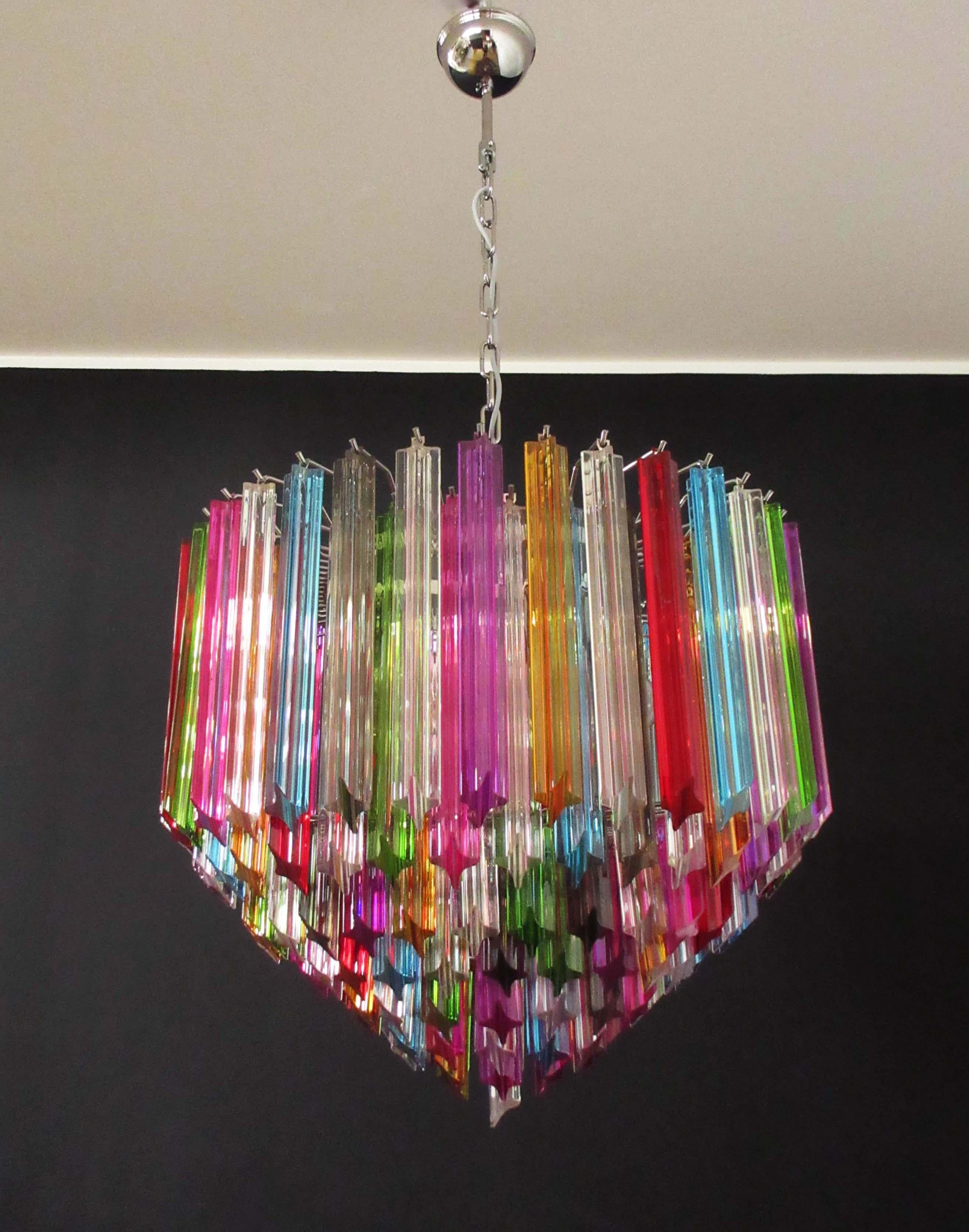 A magnificent murano glass chandelier, 163 multicolored quadriedri on nickel metal frame. This large mid-century Italian chandelier is truly a timeless classic.
Period: late xx century
Dimensions: 49,20 inches (125 cm) height with chain; 21,60