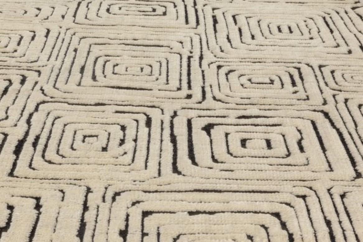 Indien Tapis moderne Quagmire en laine géométrique noir et blanc de Doris Leslie Blau en vente