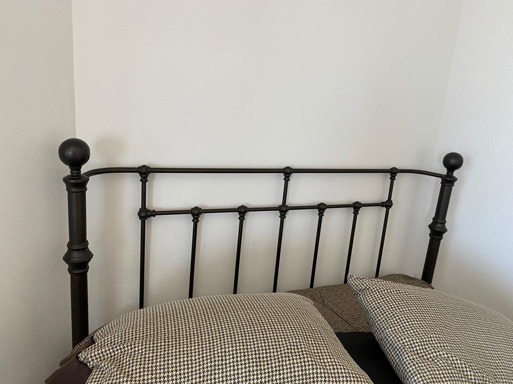 Americano Letto moderno queen size in ferro in vendita