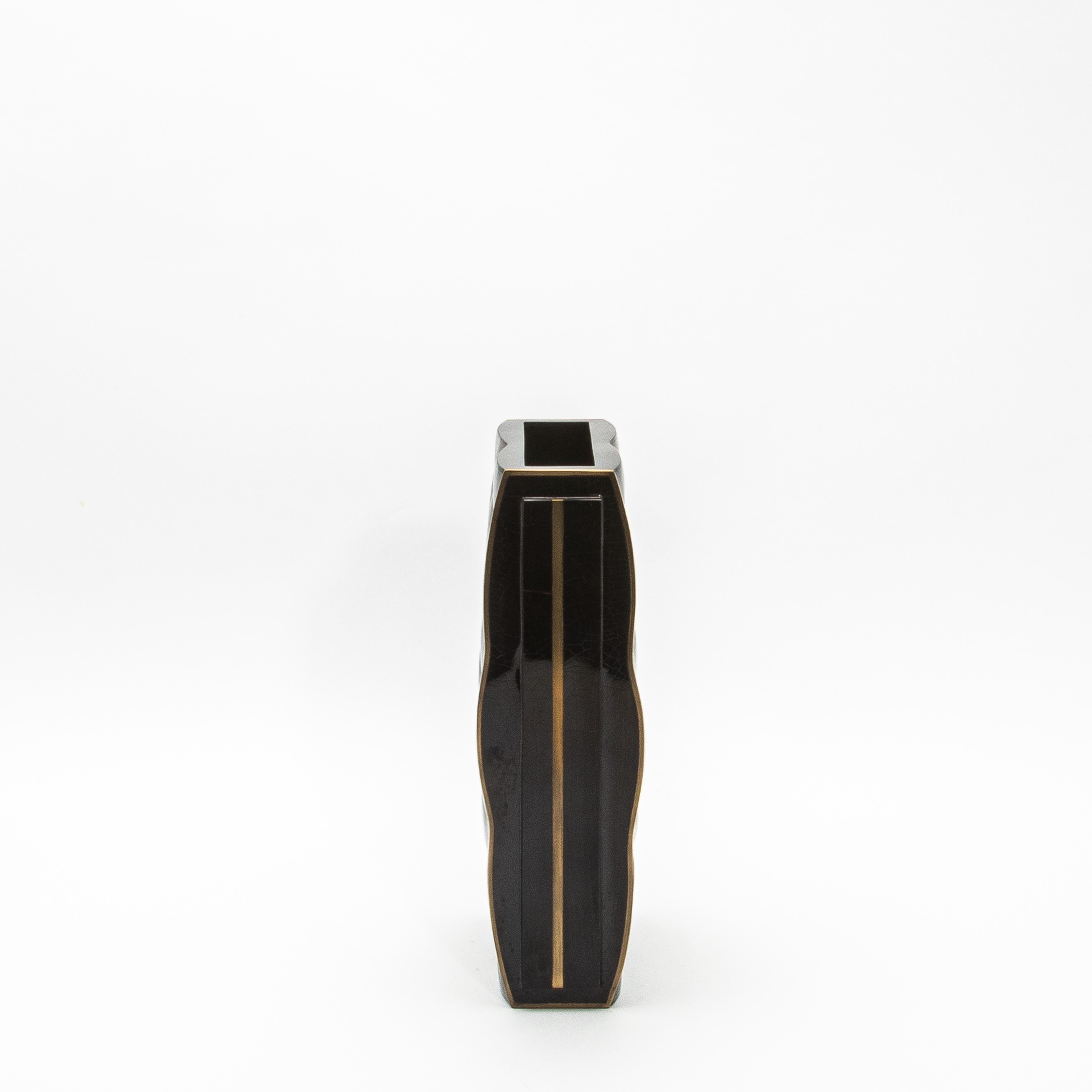 Art Déco Vaso moderno trapuntato in conchiglia nera di KIFU Paris in vendita