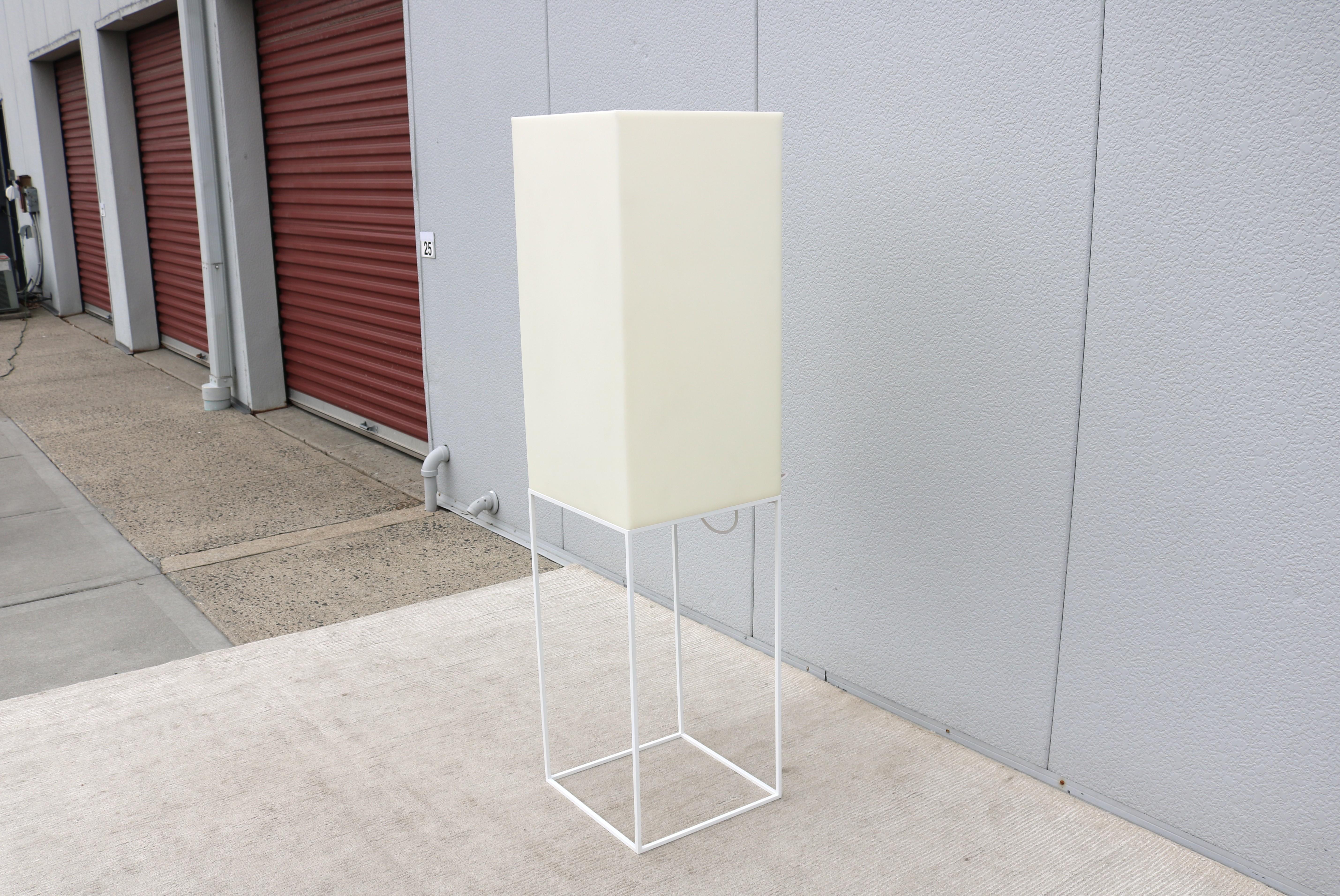 Lámpara de pie de exterior moderna Ramon Esteve para Vondom Vela High Cube White, España en Excelente estado para la venta en Secaucus, NJ