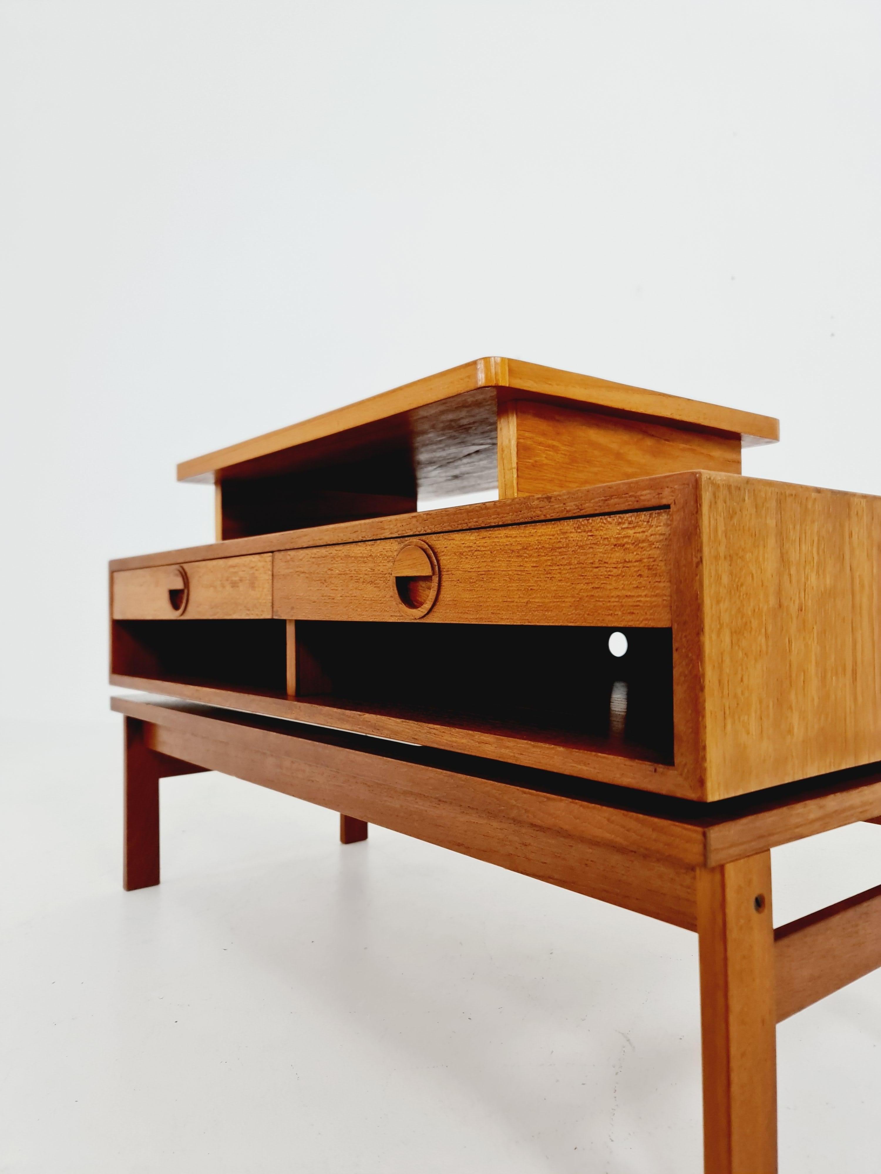 modern, Rare Danish tv-bench hallway table teak by Hansen & Guldborg Mobler For Sale 2