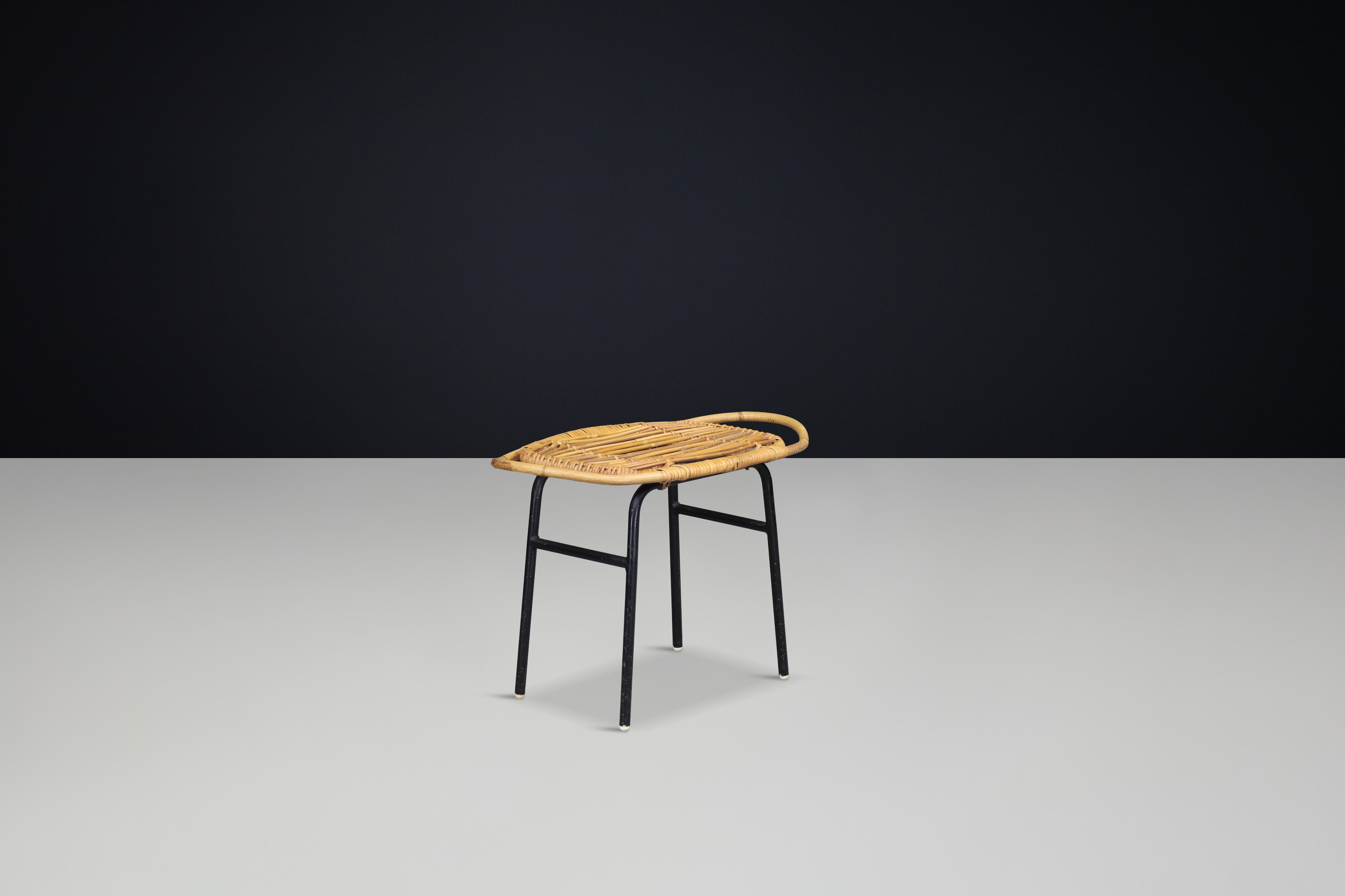 Modern Rattan and Bamboo Black Lacquered Side Table, France, 1950s — 3 Available, Priced Per Table

A beautiful representation of mid-century French design, this modernist side table from the 1950s blends natural materials with clean, minimal lines.