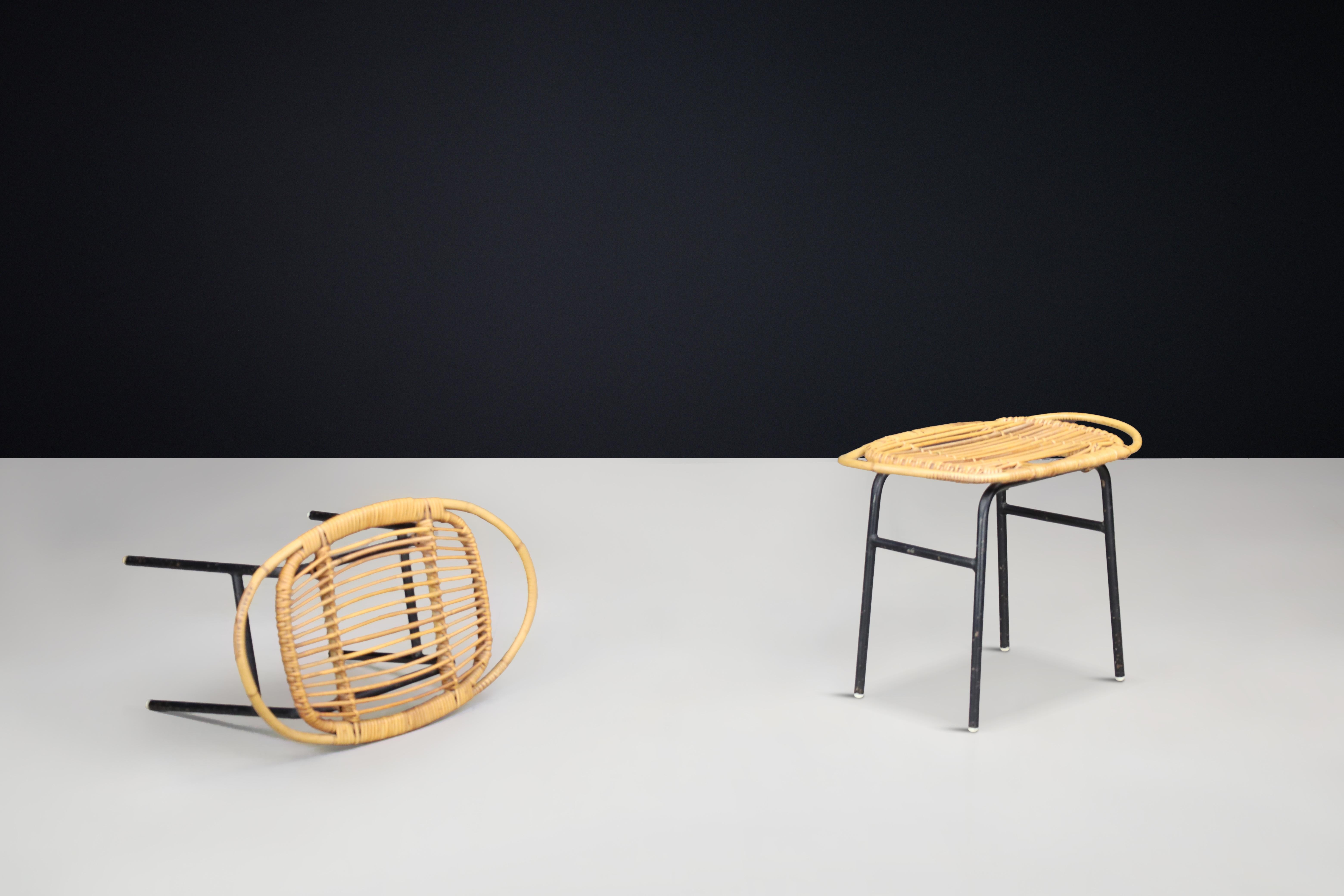 Milieu du XXe siècle Modern Rattan and Bamboo Black Lacquered Side Table, France, 1950s — 3 Available en vente